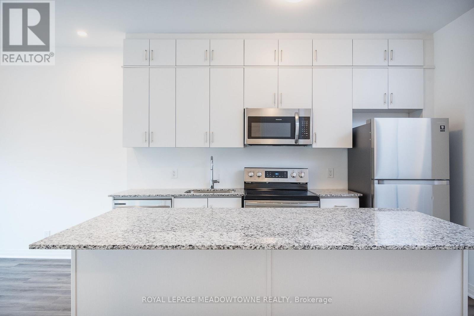 205 - 102 Grovewood Common, Oakville, Ontario  L6H 0X2 - Photo 9 - W13771184