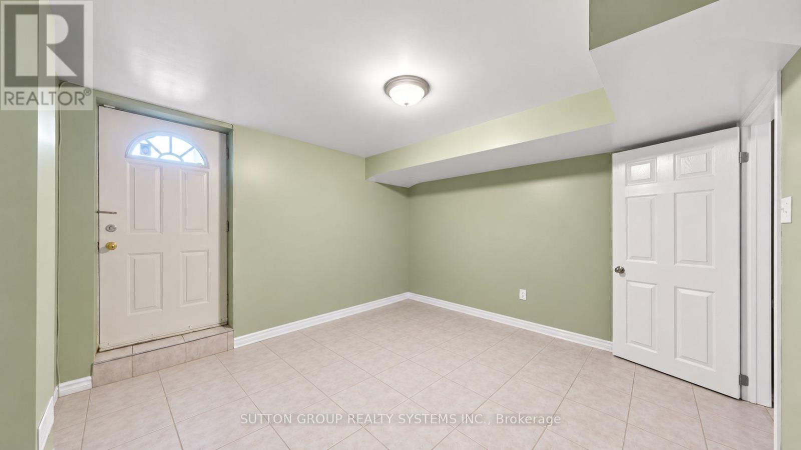 2138 Eglinton Avenue W, Toronto, Ontario M6E 2K8 - Photo 24 - W13849230