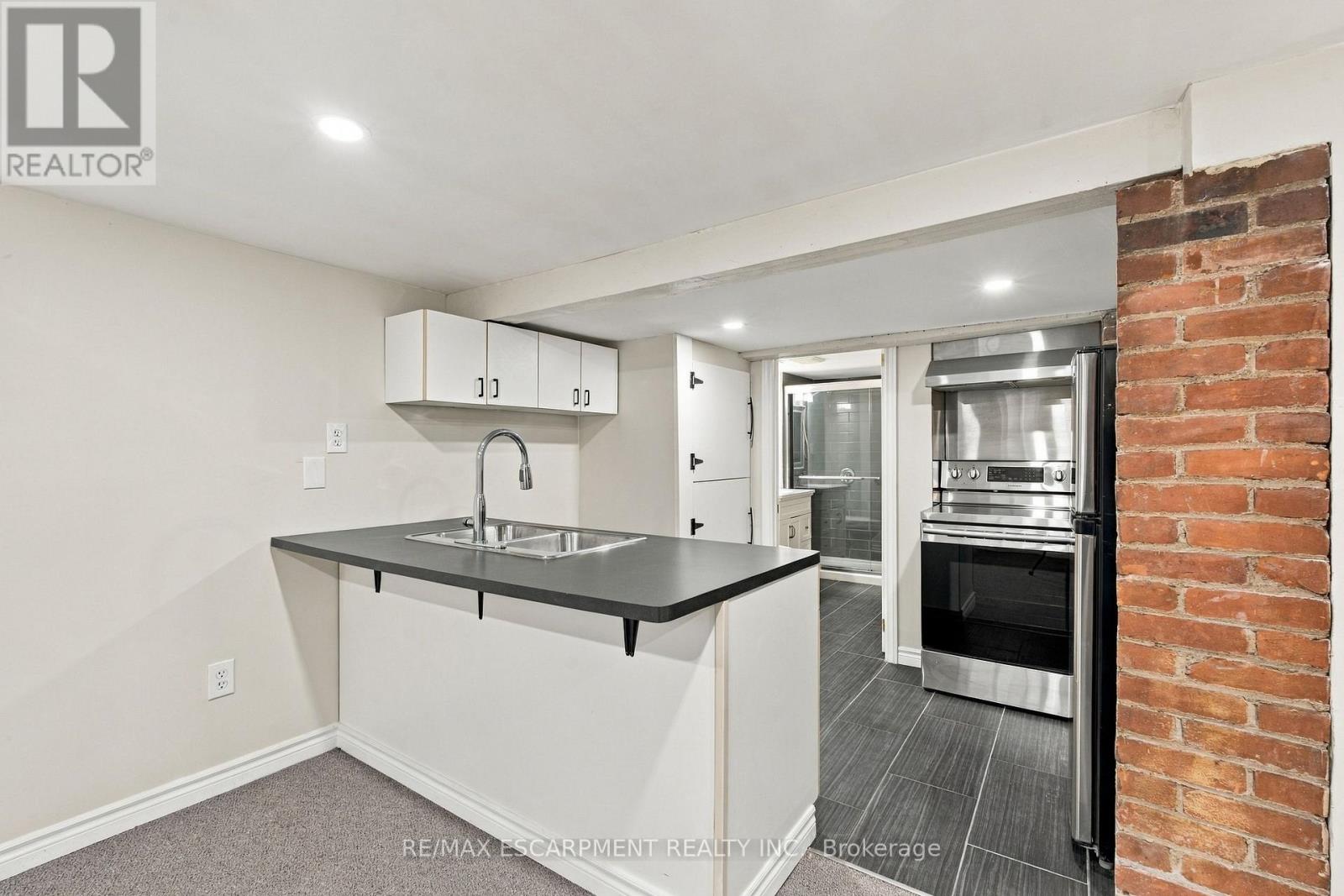 100 Balsam Avenue S, Hamilton, Ontario  L8M 3B3 - Photo 8 - X13849398