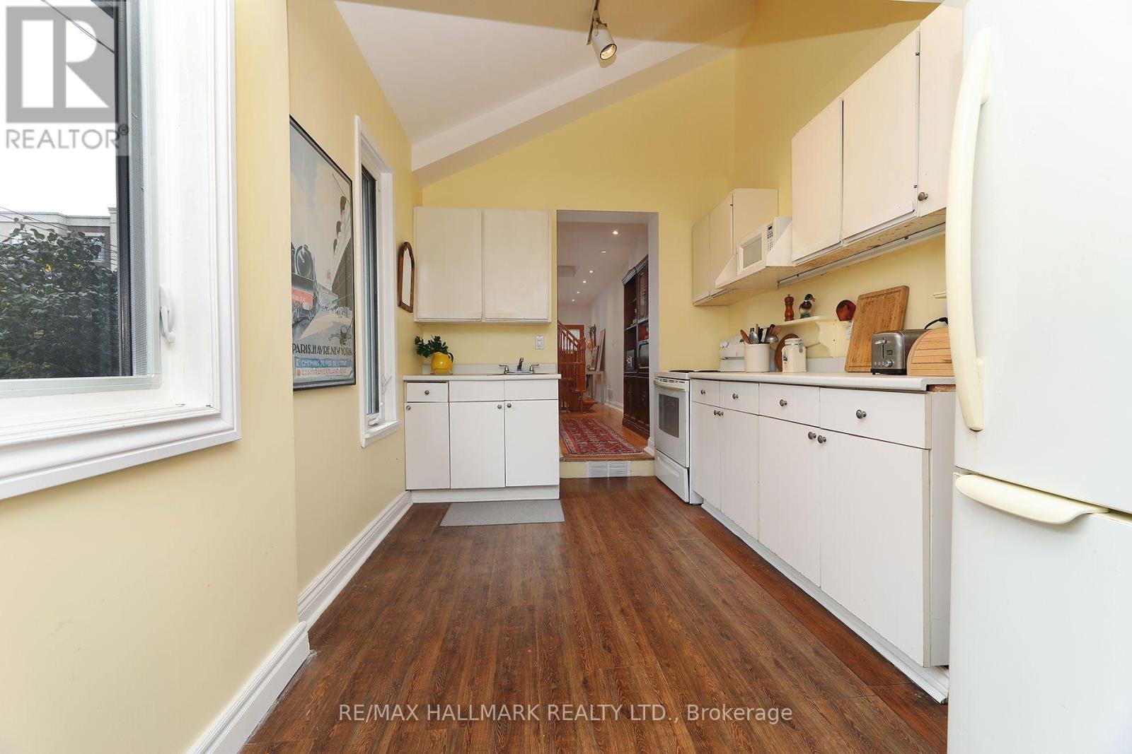 1 Lockwood Road, Toronto, Ontario  M4L 3M7 - Photo 11 - E13843322