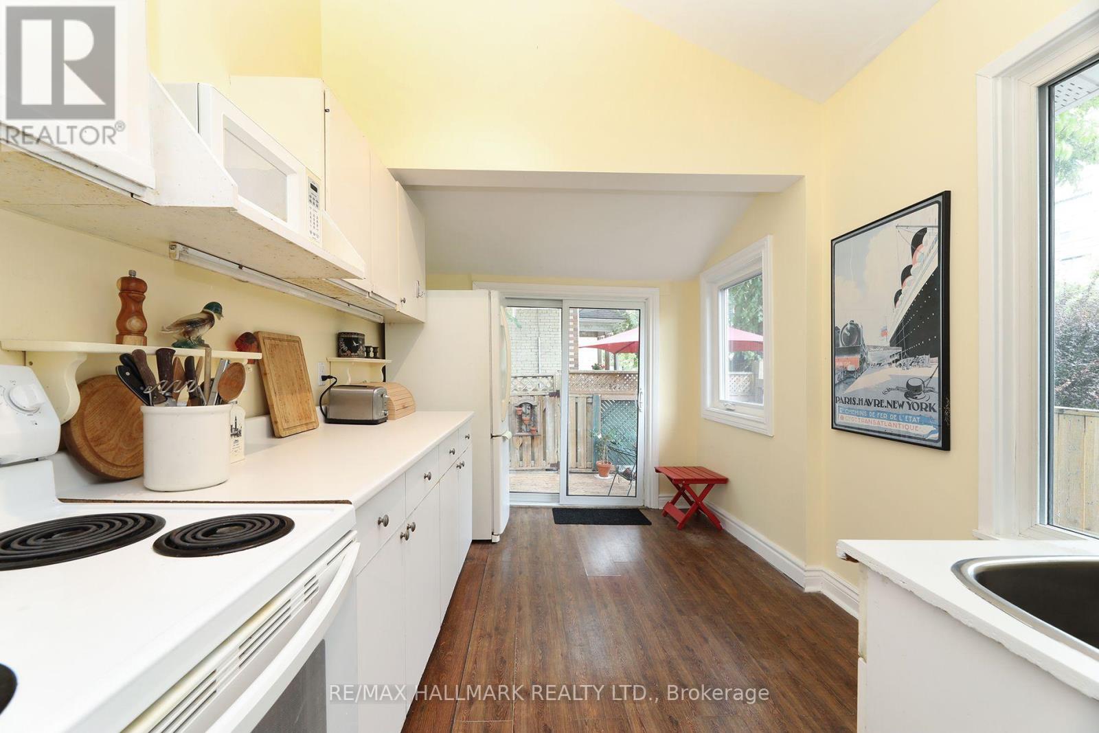 1 Lockwood Road, Toronto, Ontario  M4L 3M7 - Photo 10 - E13843322