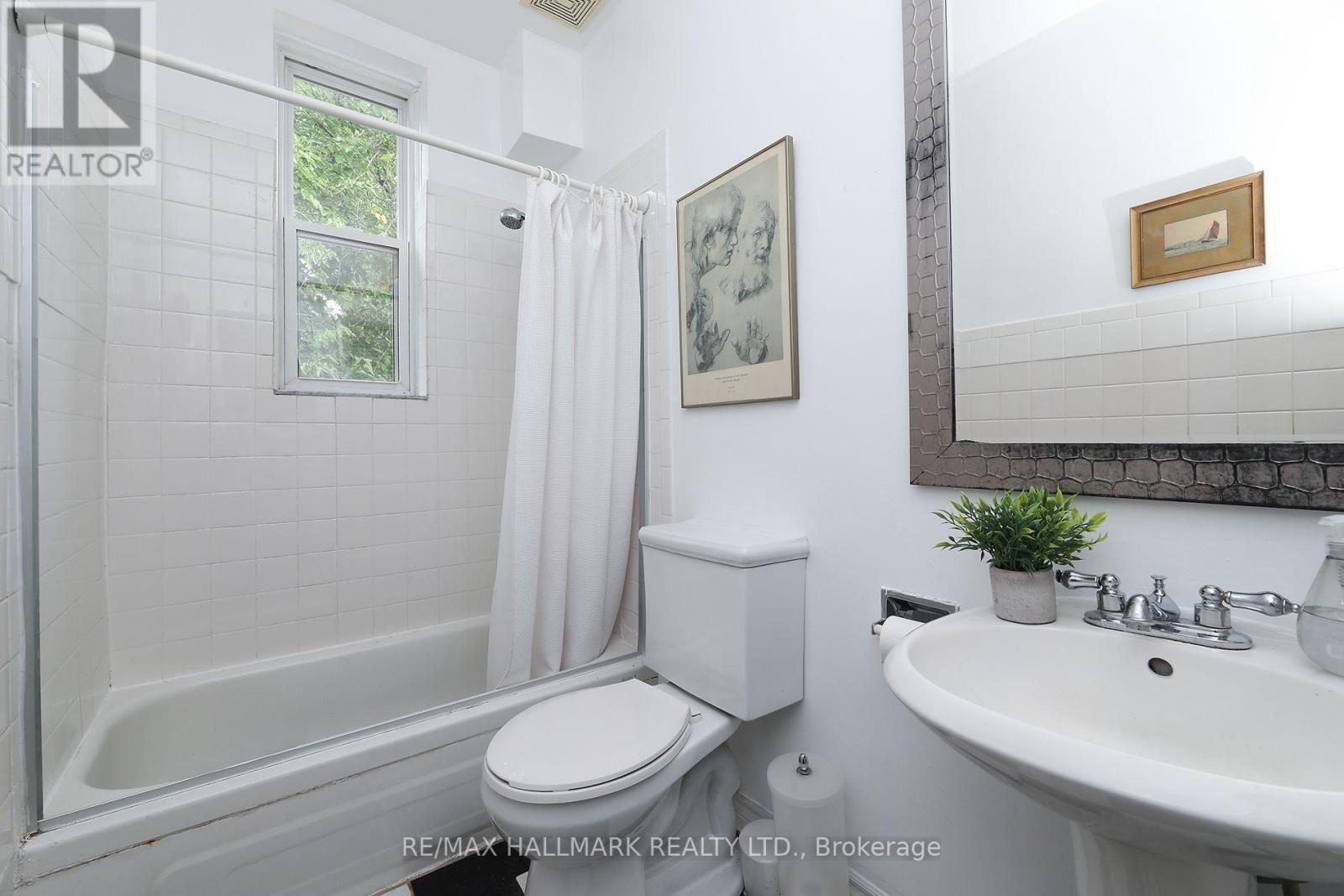 1 Lockwood Road, Toronto, Ontario  M4L 3M7 - Photo 15 - E13843322