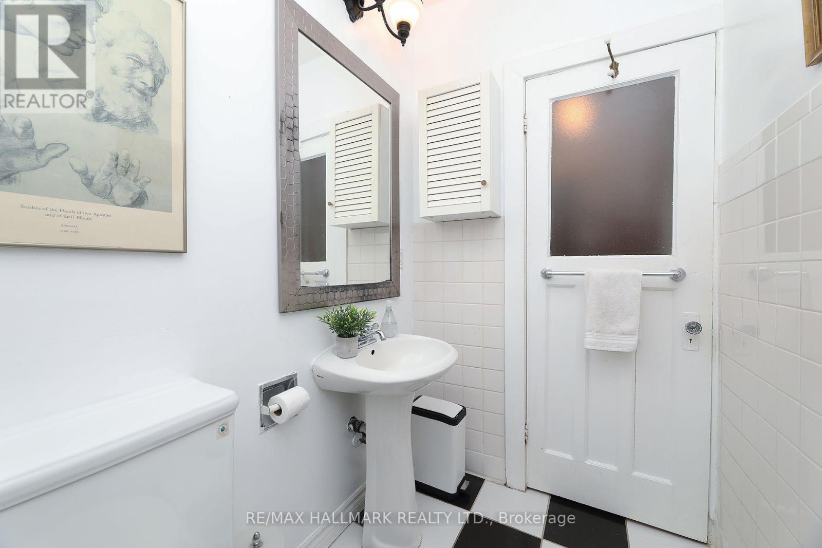 1 Lockwood Road, Toronto, Ontario  M4L 3M7 - Photo 17 - E13843322