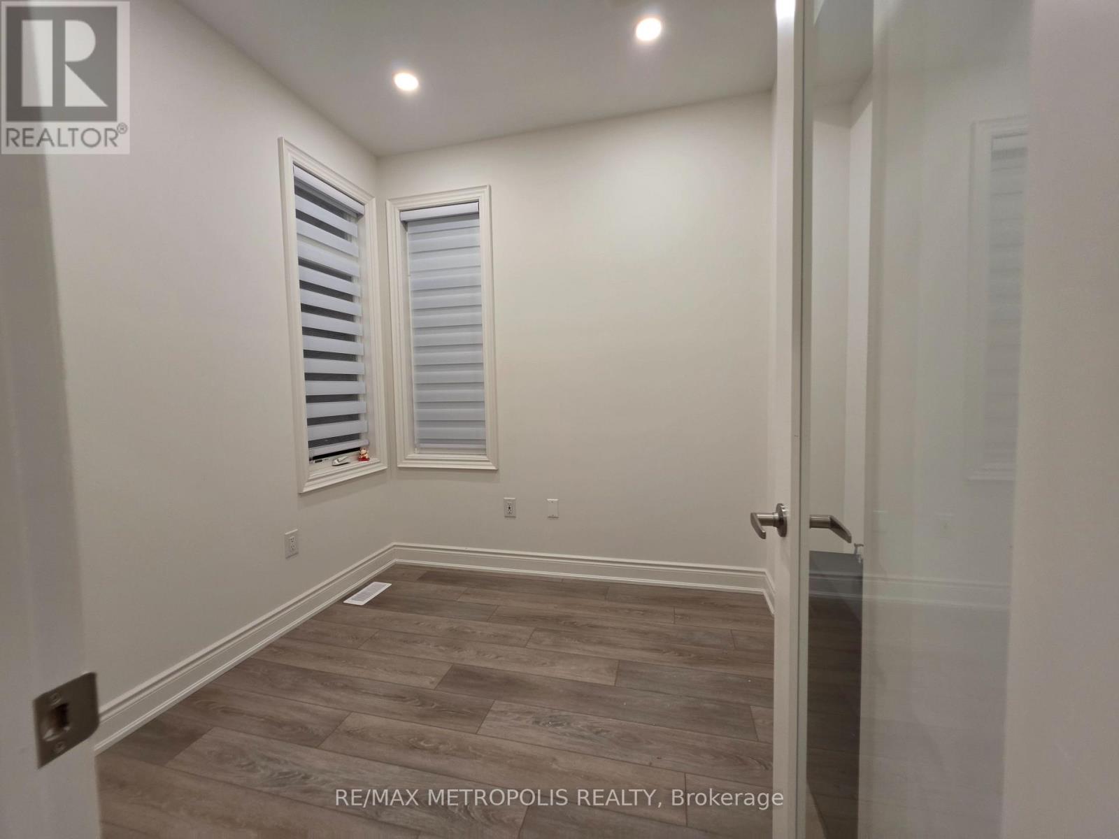 10 Wraggs Road, Bradford West Gwillimbury, Ontario  L3Z 4N1 - Photo 22 - N13835092