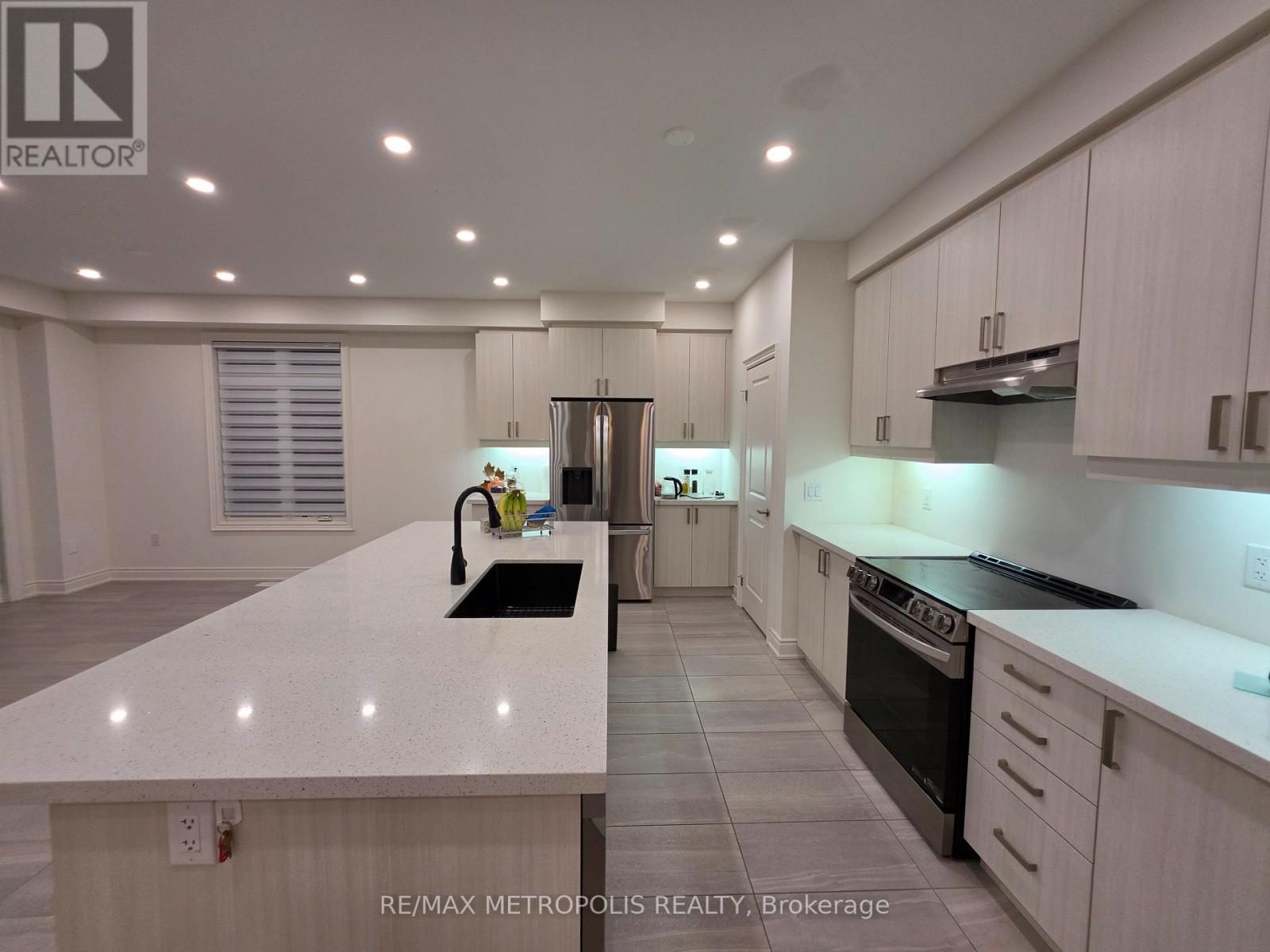 10 Wraggs Road, Bradford West Gwillimbury, Ontario  L3Z 4N1 - Photo 18 - N13835092