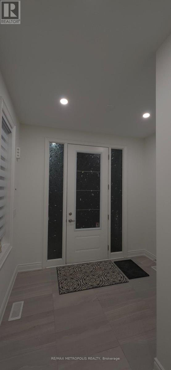 10 Wraggs Road, Bradford West Gwillimbury, Ontario  L3Z 4N1 - Photo 6 - N13835092