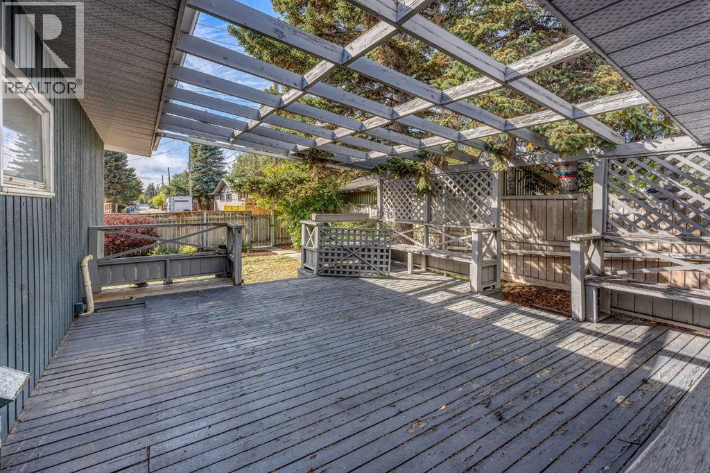 10607 Maplecreek Drive SE, Calgary, Alberta  T2J 1V2 - Photo 29 - A2348433