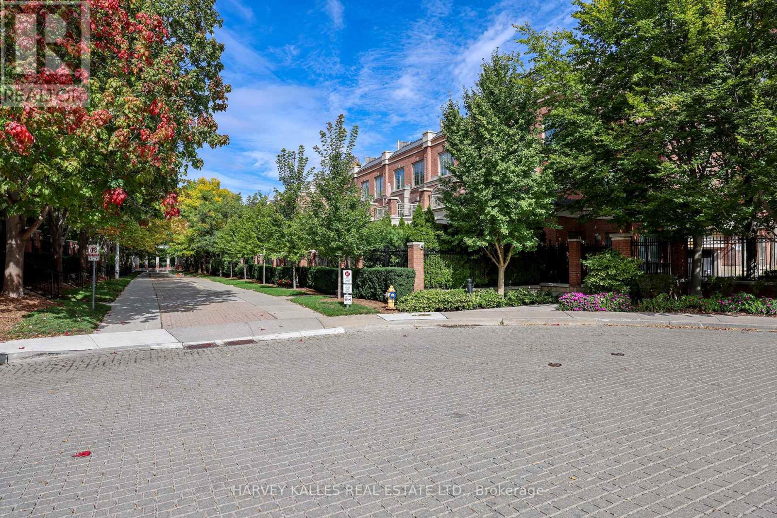 Th9 - 21 Burkebrook Place, Toronto, Ontario  M4G 0A2 - Photo 42 - C13849062