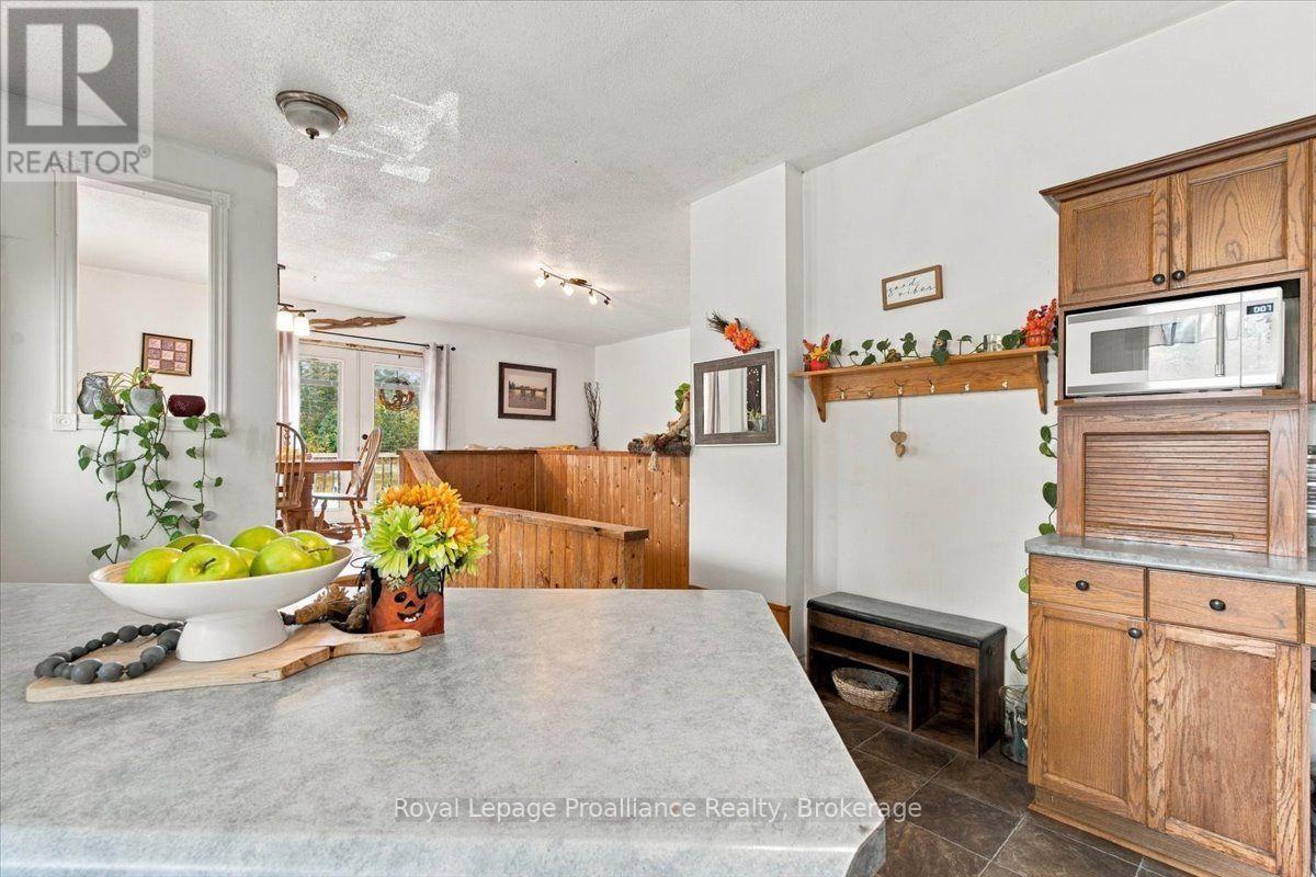 53 Hartin Road, Addington Highlands, Ontario  K0H 2G0 - Photo 12 - X13849734