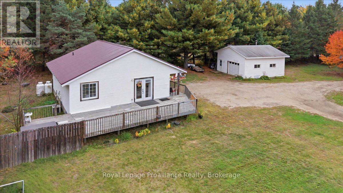 53 Hartin Road, Addington Highlands, Ontario  K0H 2G0 - Photo 3 - X13849734