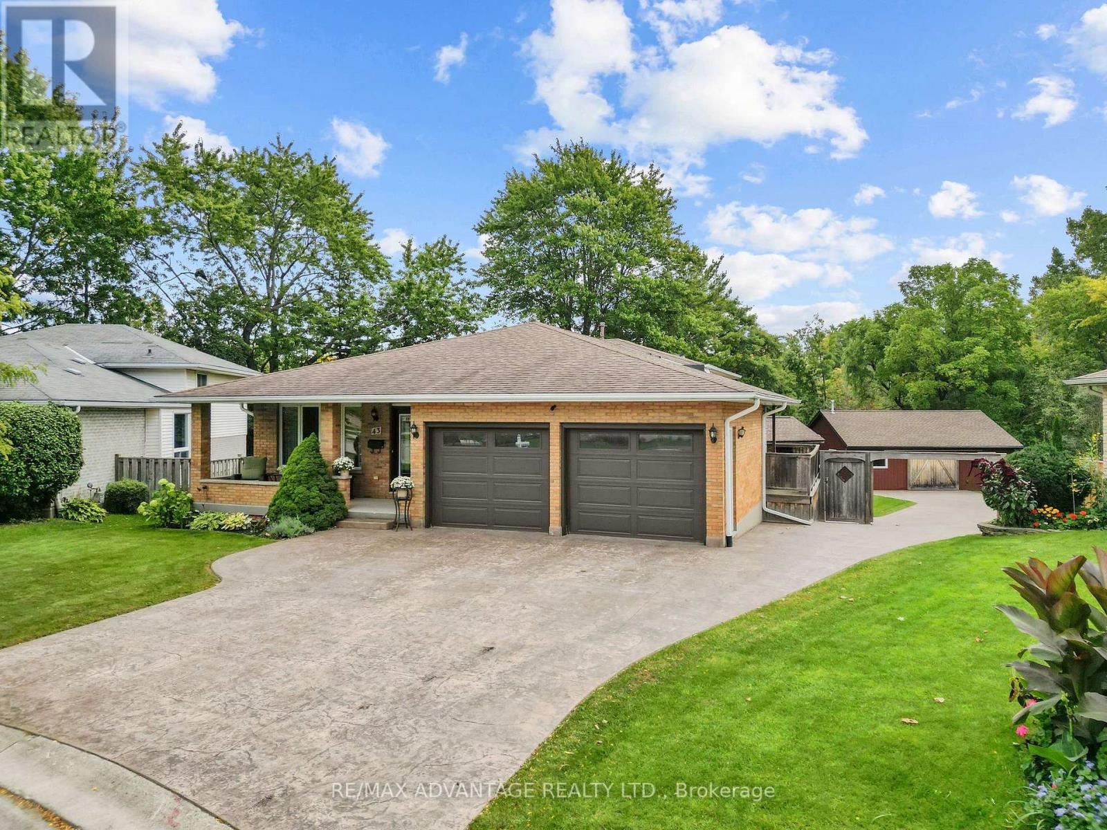 43 LYNNGATE GROVE, London South, Ontario
