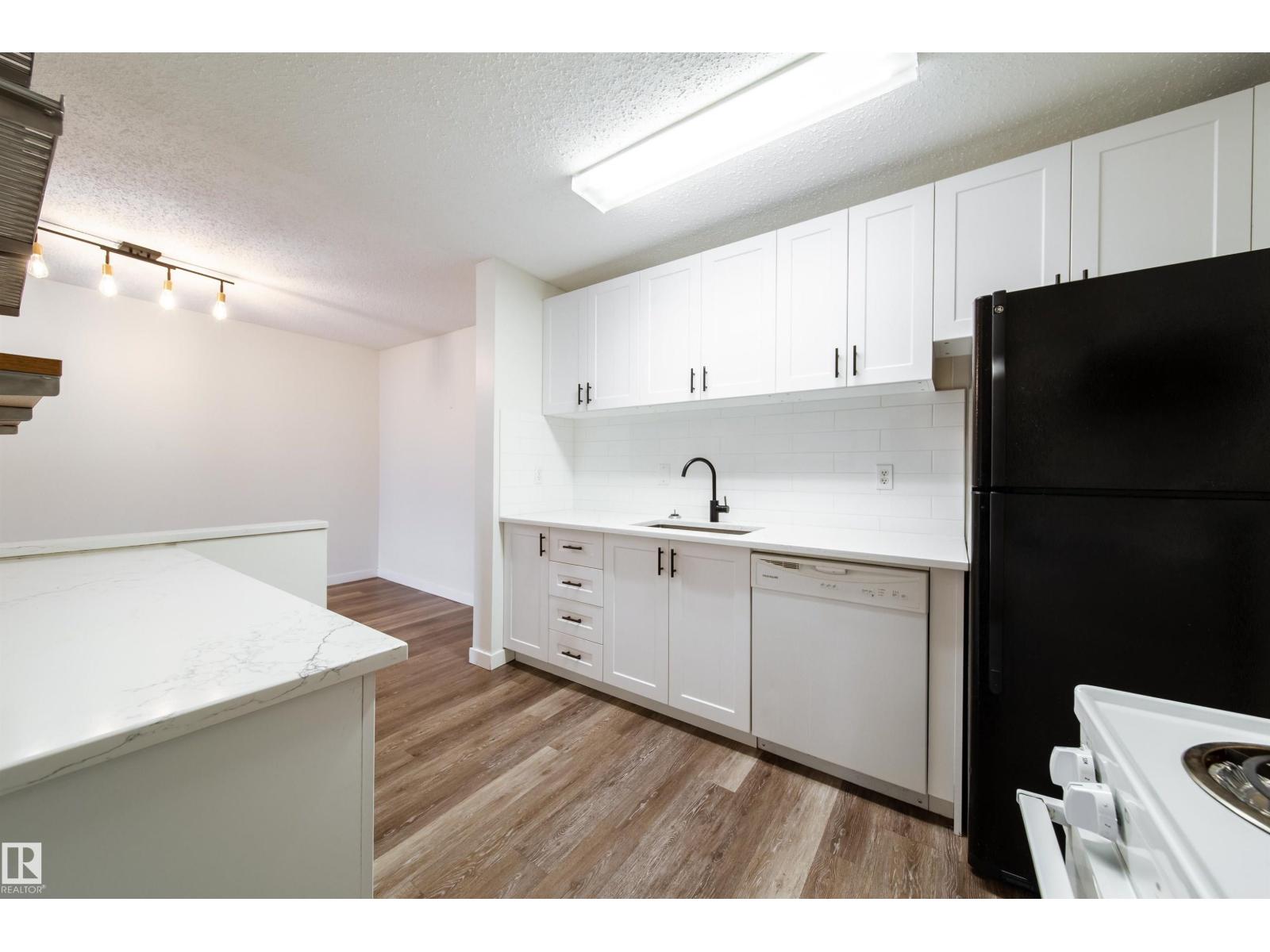 5898 172 ST NW