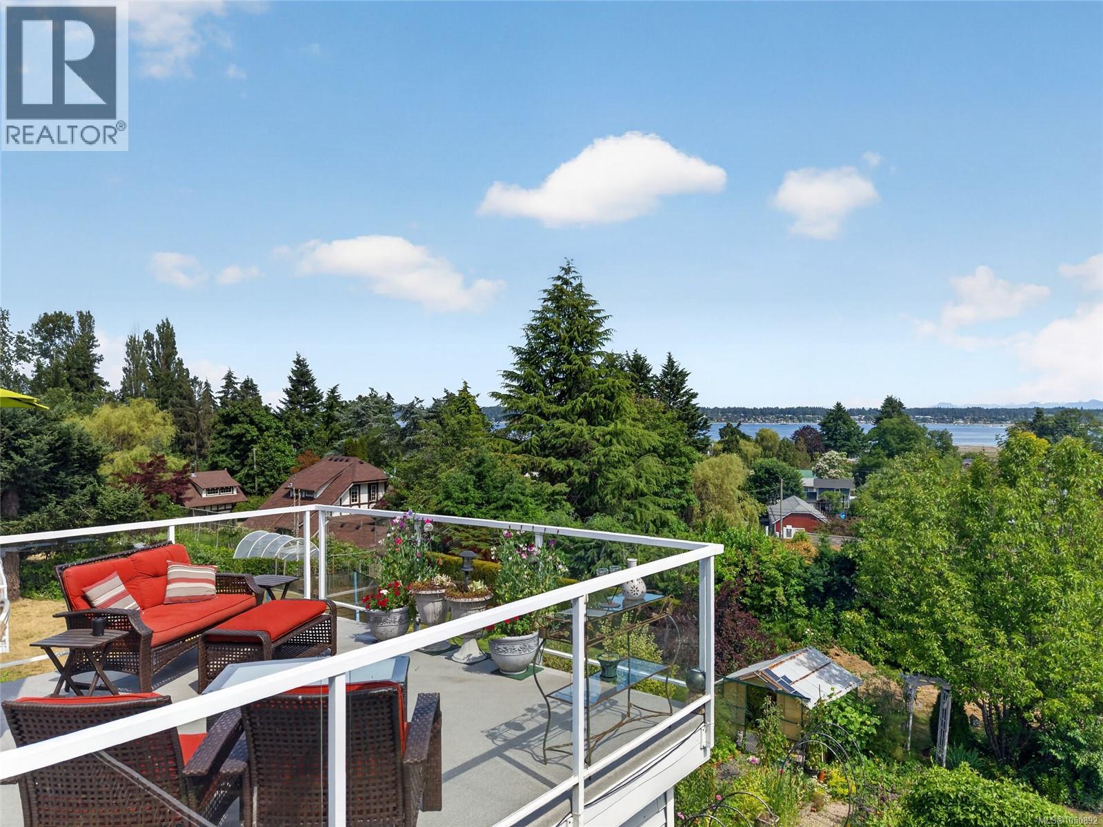 3798 Laurel Dr