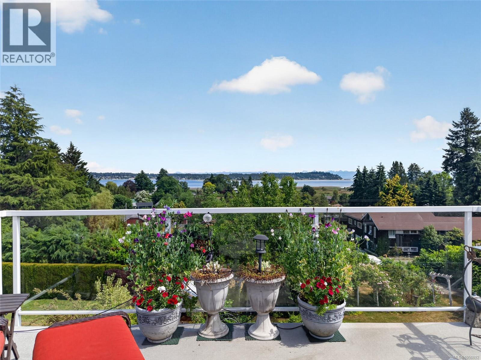 3798 Laurel Dr