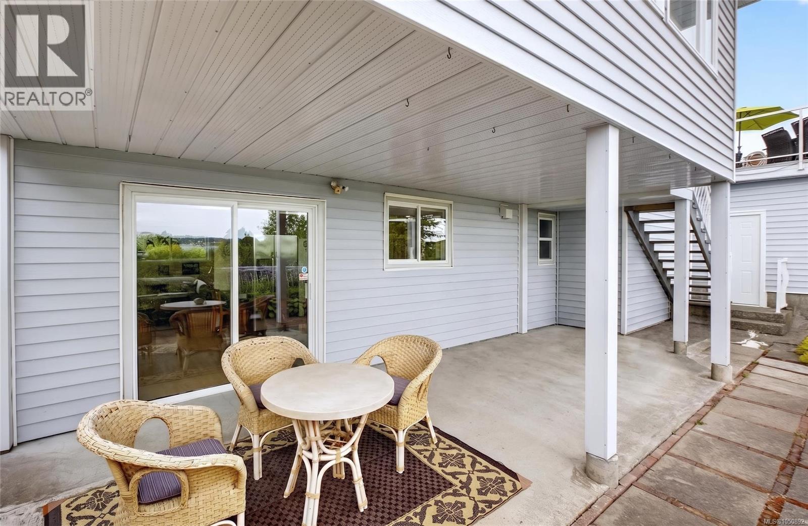 3798 Laurel Dr