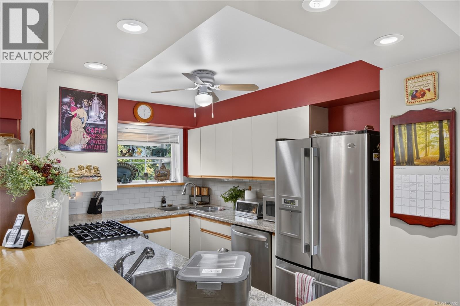 3798 Laurel Dr