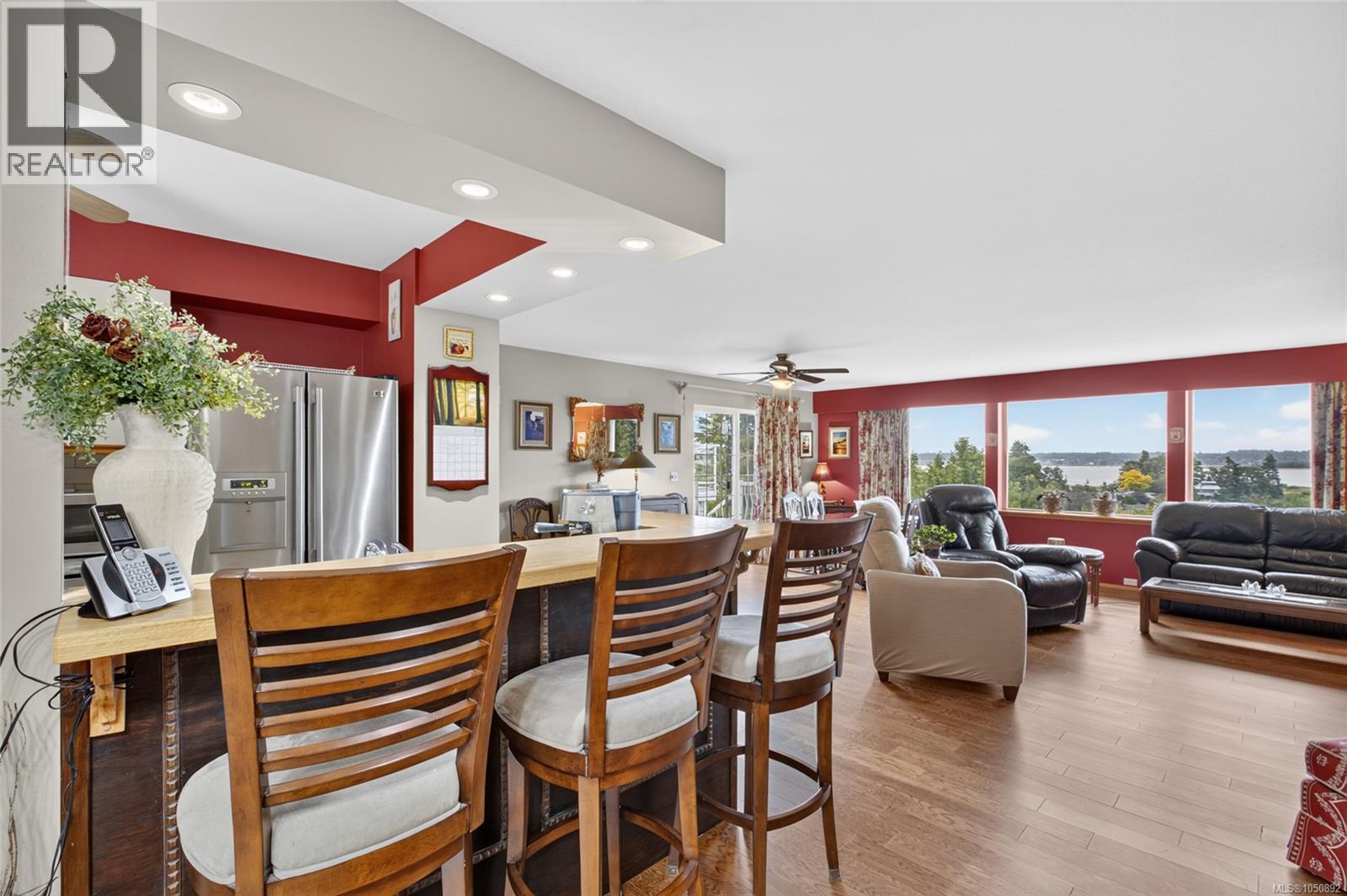 3798 Laurel Dr