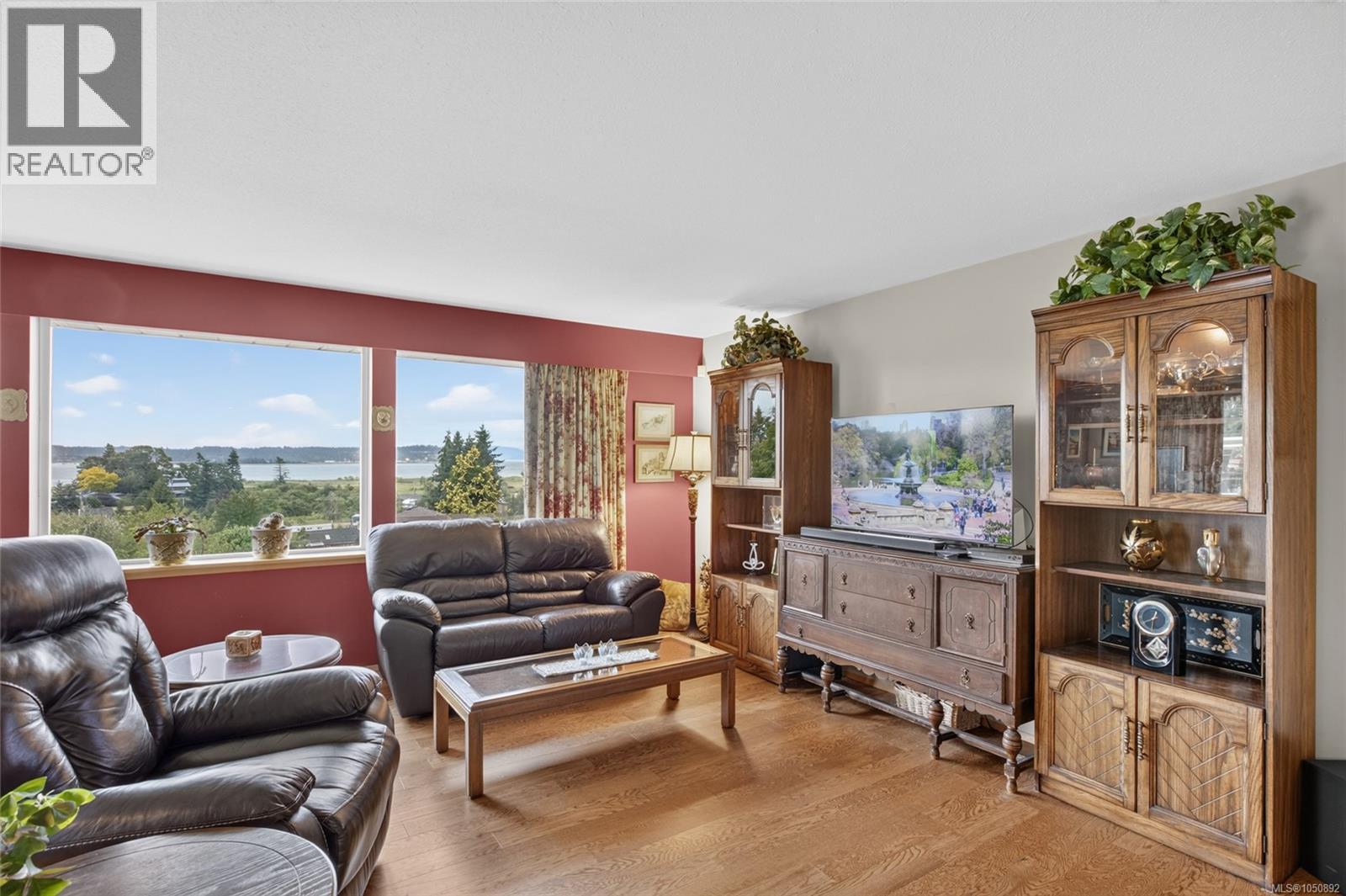 3798 Laurel Dr