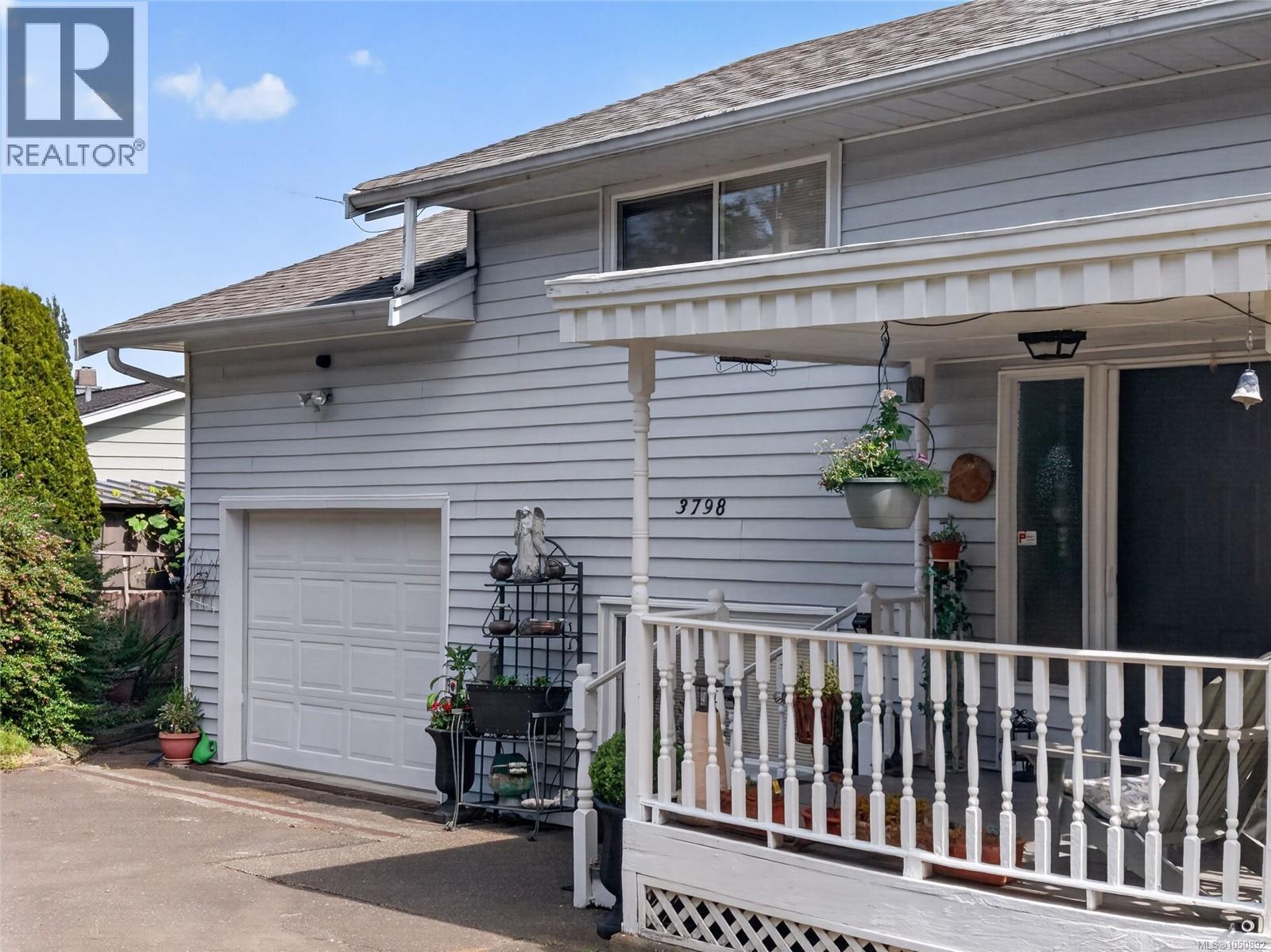 3798 Laurel Dr