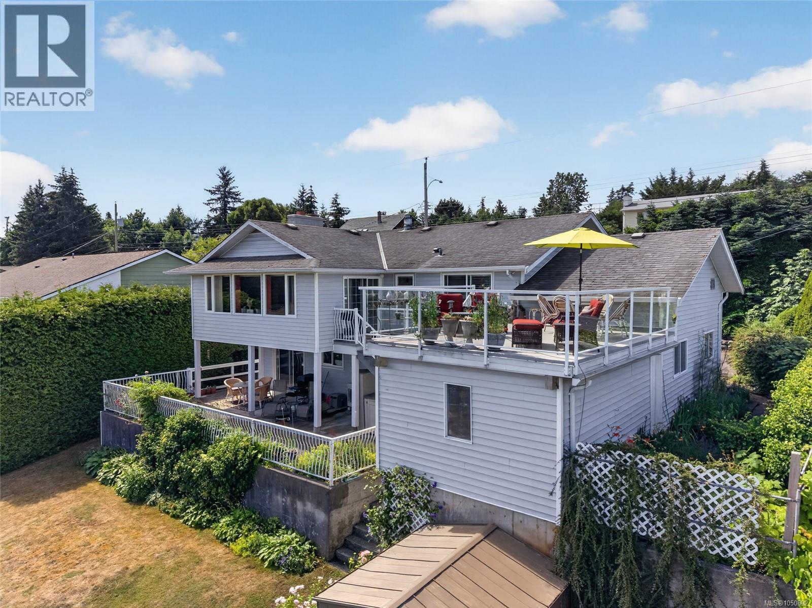 3798 Laurel Dr