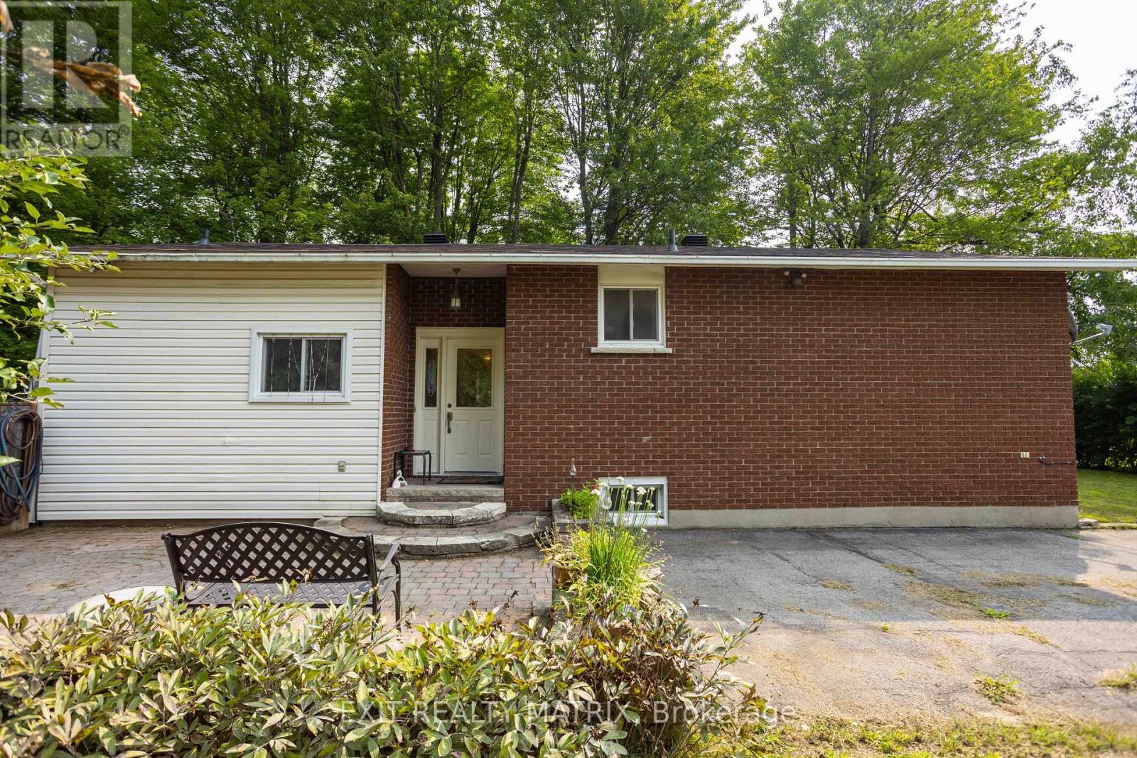 2174 Des Pins Street, The Nation, Ontario  K4R 1C5 - Photo 4 - X13849708