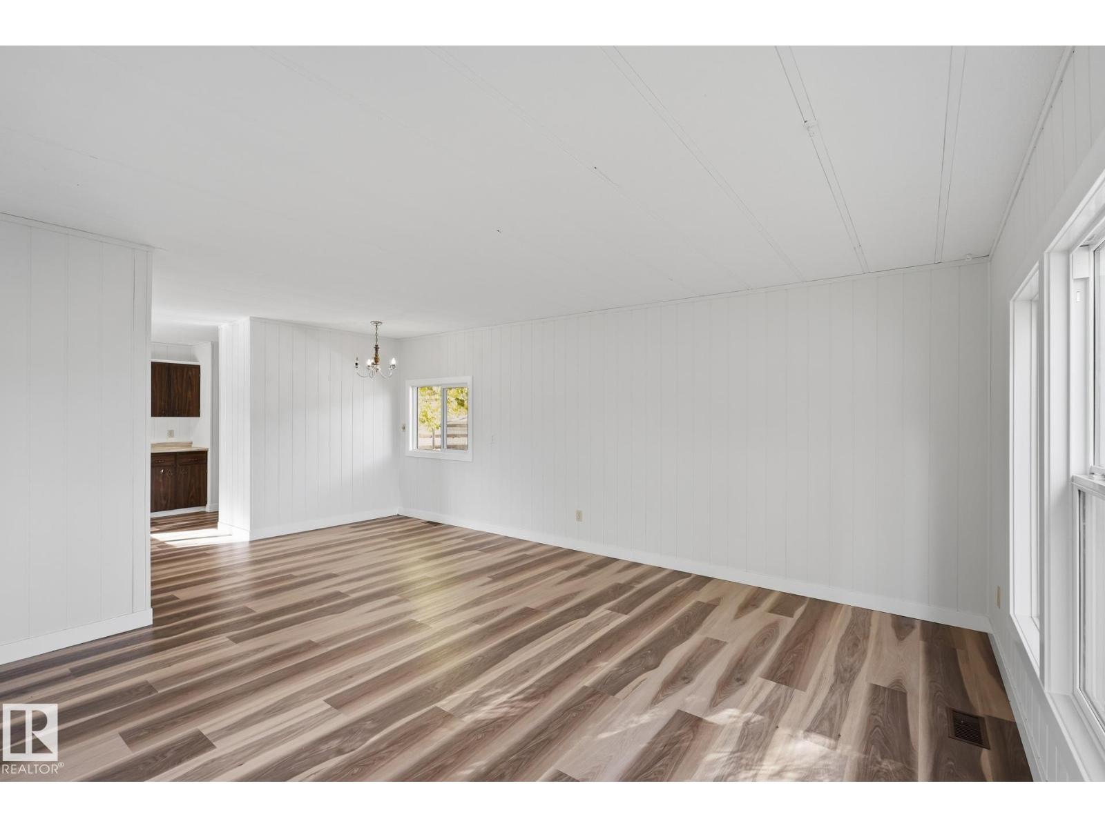 119 Parkland Acres