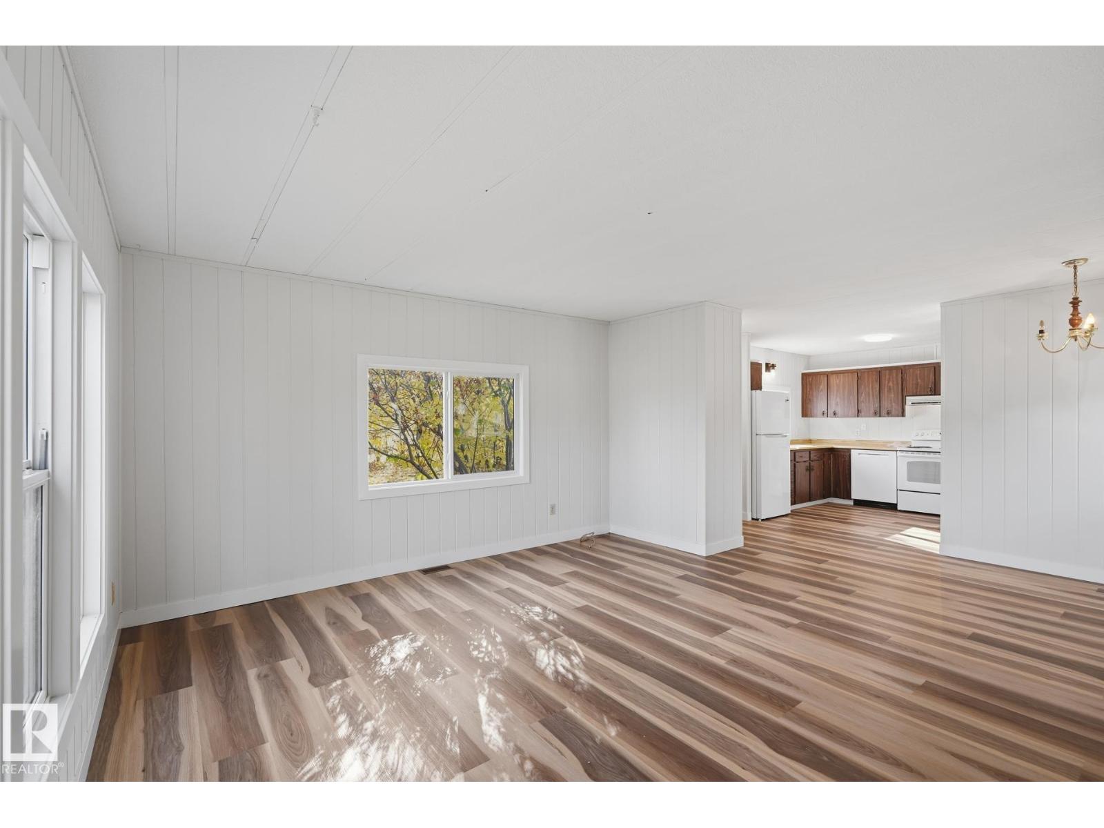 119 Parkland Acres