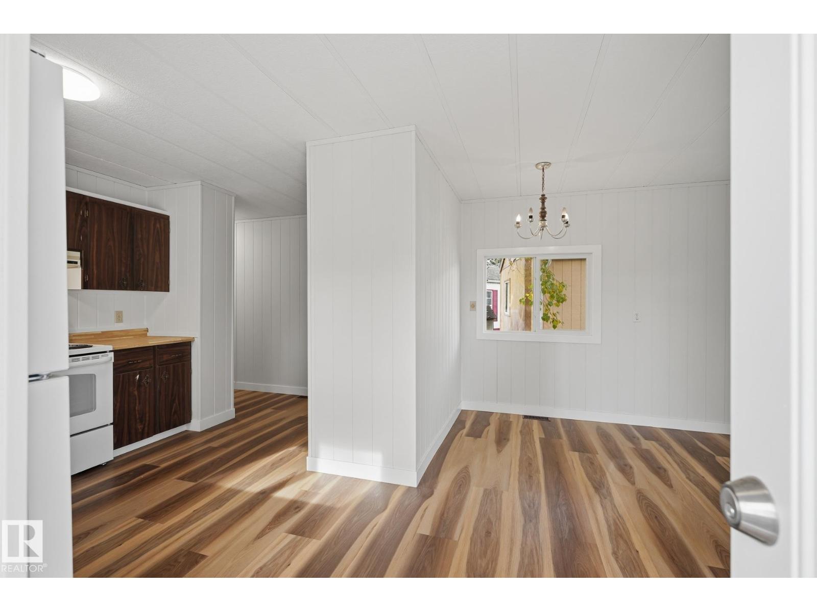 119 Parkland Acres