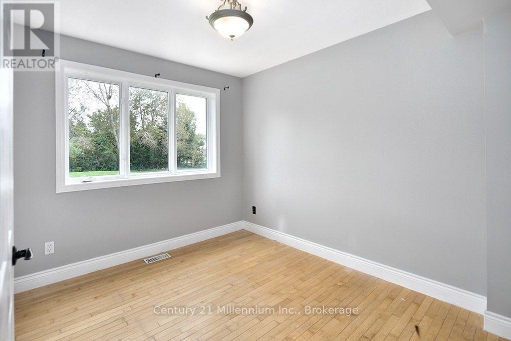 46 Donald Avenue, Clearview (Nottawa), Ontario  L0M 1P0 - Photo 17 - S13849220