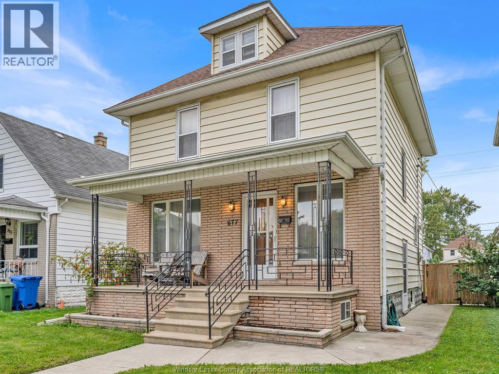 877 PIERRE AVENUE, Windsor, Ontario