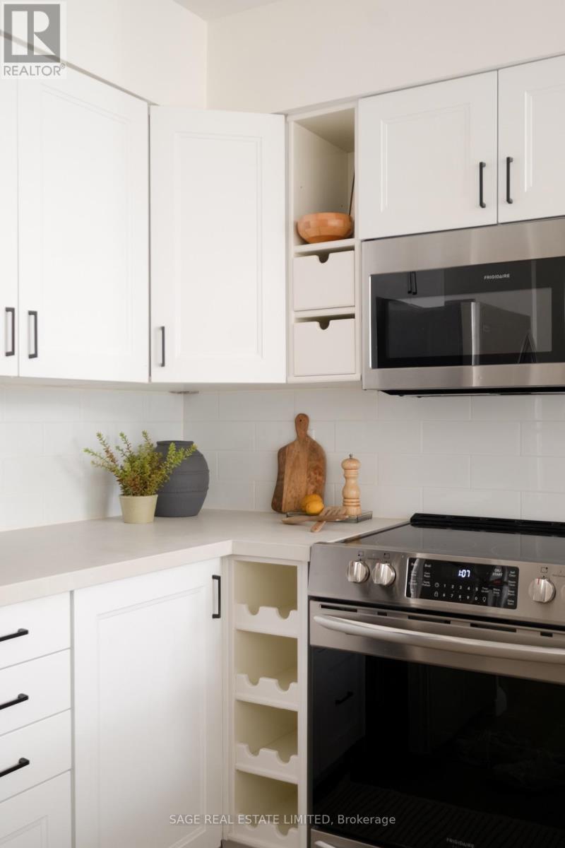 2109 - 750 Bay Street, Toronto, Ontario  M5G 1N6 - Photo 17 - C13849536