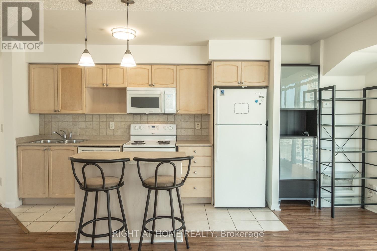 1405 - 18 Yonge Street, Toronto, Ontario  M5E 1Z8 - Photo 3 - C13849664