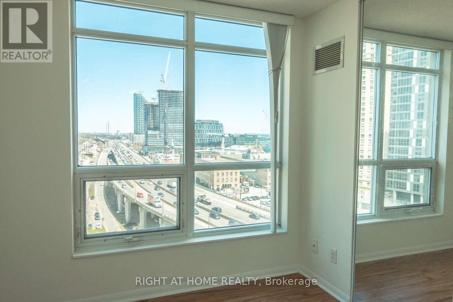 1405 - 18 Yonge Street, Toronto, Ontario  M5E 1Z8 - Photo 6 - C13849664
