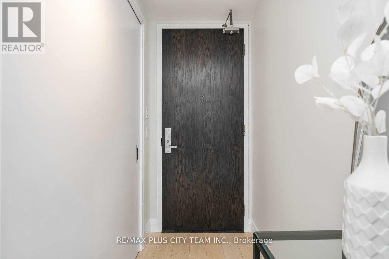 2701 - 224 King Street W, Toronto, Ontario  M5V 1H8 - Photo 2 - C13849676