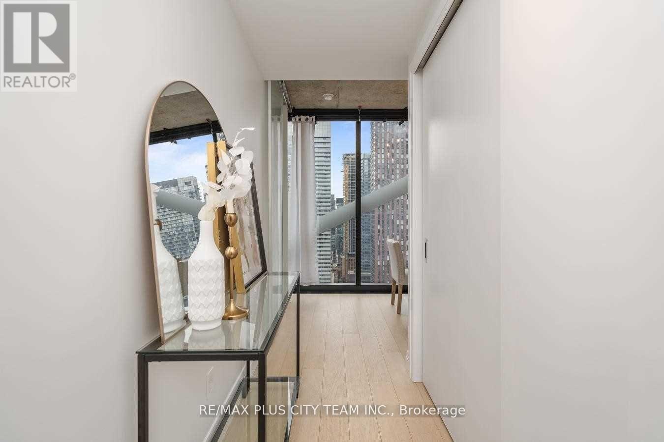 2701 - 224 King Street W, Toronto, Ontario  M5V 1H8 - Photo 3 - C13849676