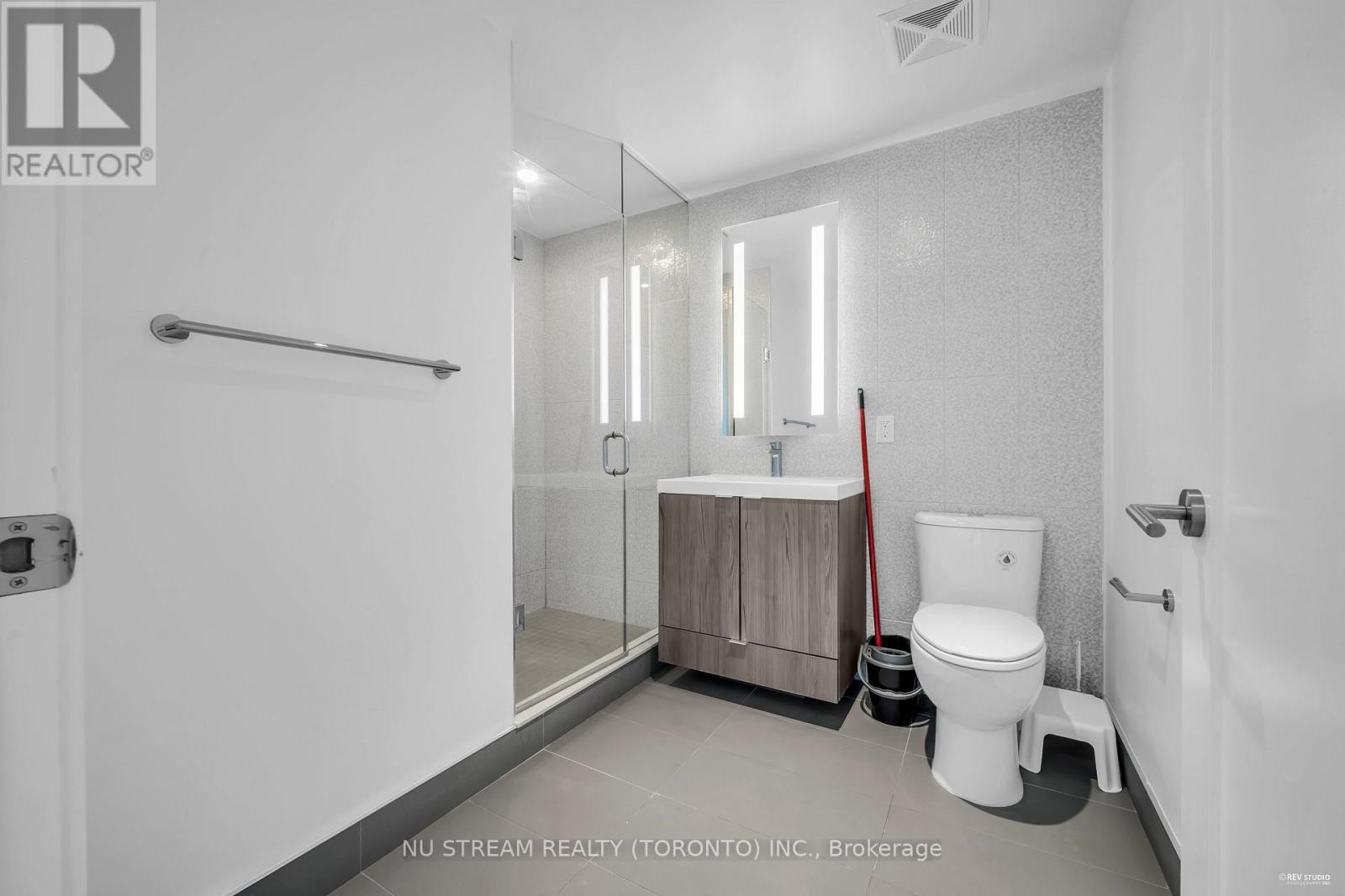516 - 585 Bloor Street E, Toronto, Ontario  M4W 0B3 - Photo 21 - C13849868