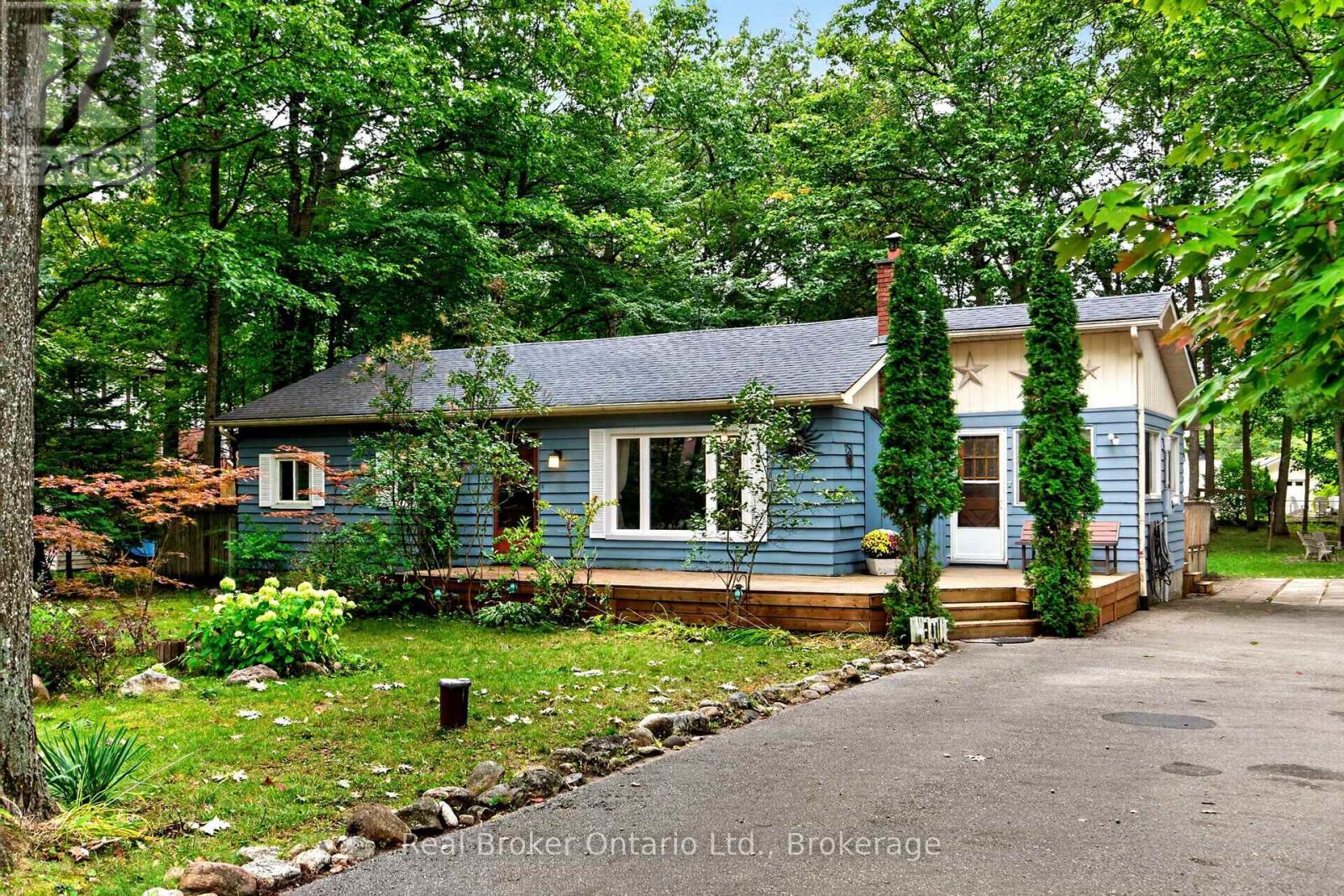 16 Fredrick Avenue, Tiny, Ontario  L0L 1P0 - Photo 1 - S13849548