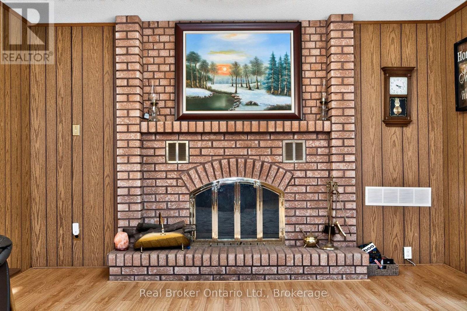 16 Fredrick Avenue, Tiny, Ontario  L0L 1P0 - Photo 10 - S13849548
