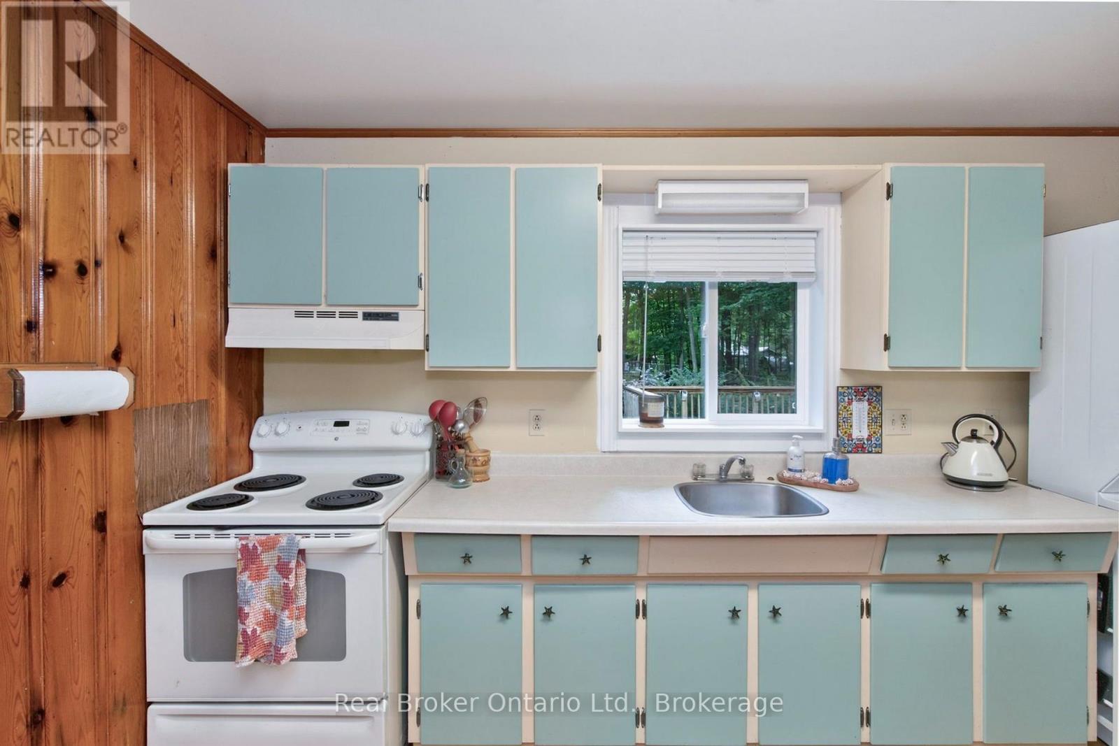 16 Fredrick Avenue, Tiny, Ontario  L0L 1P0 - Photo 15 - S13849548