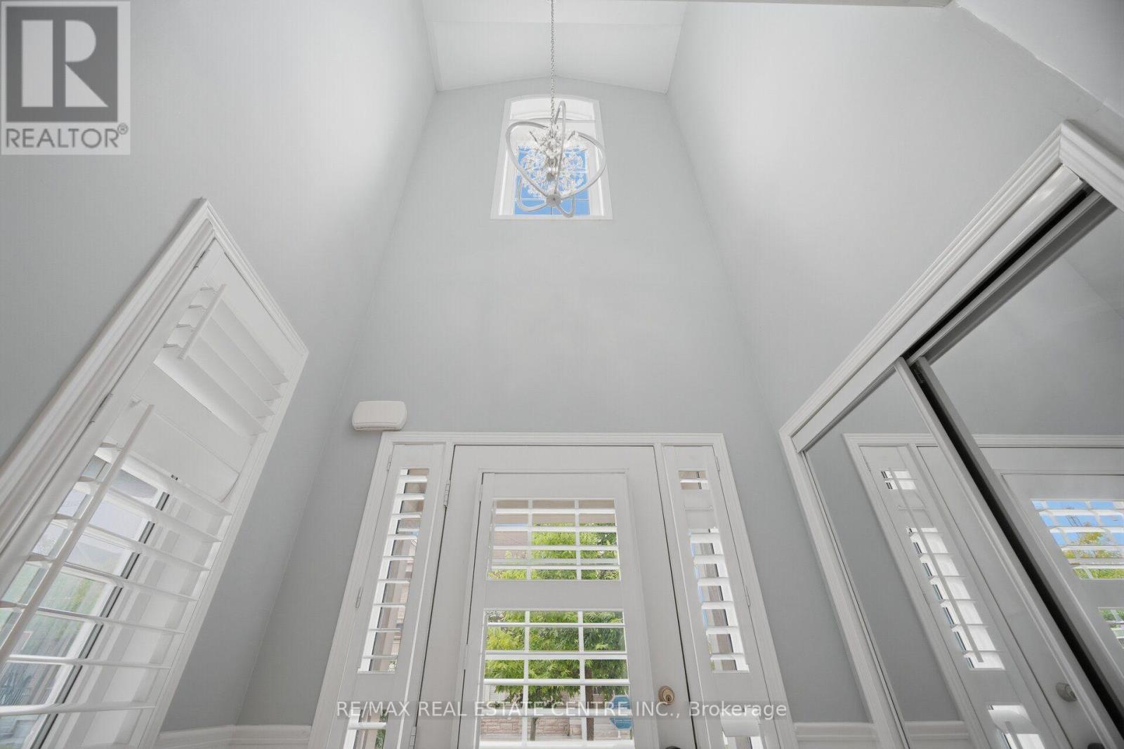 33 Mosely Crescent, Ajax, Ontario  L1Z 0M9 - Photo 7 - E13849598