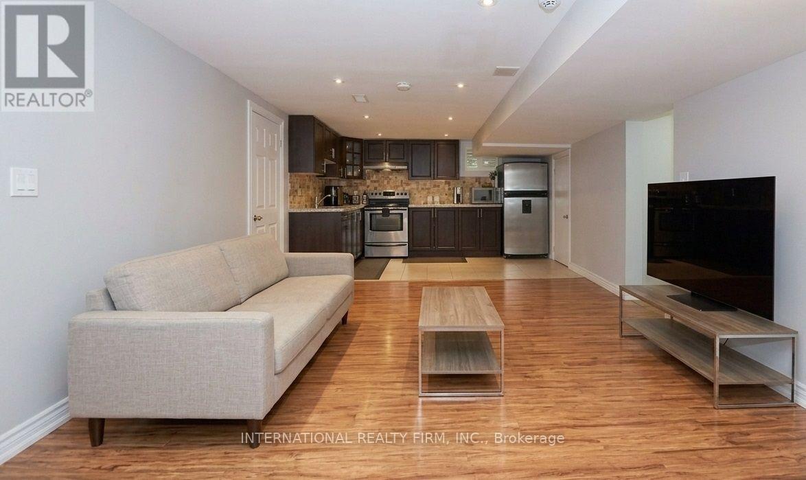 Bsmtapt - 328 Sheppard Avenue, Pickering, Ontario  L1V 1E5 - Photo 4 - E13849640