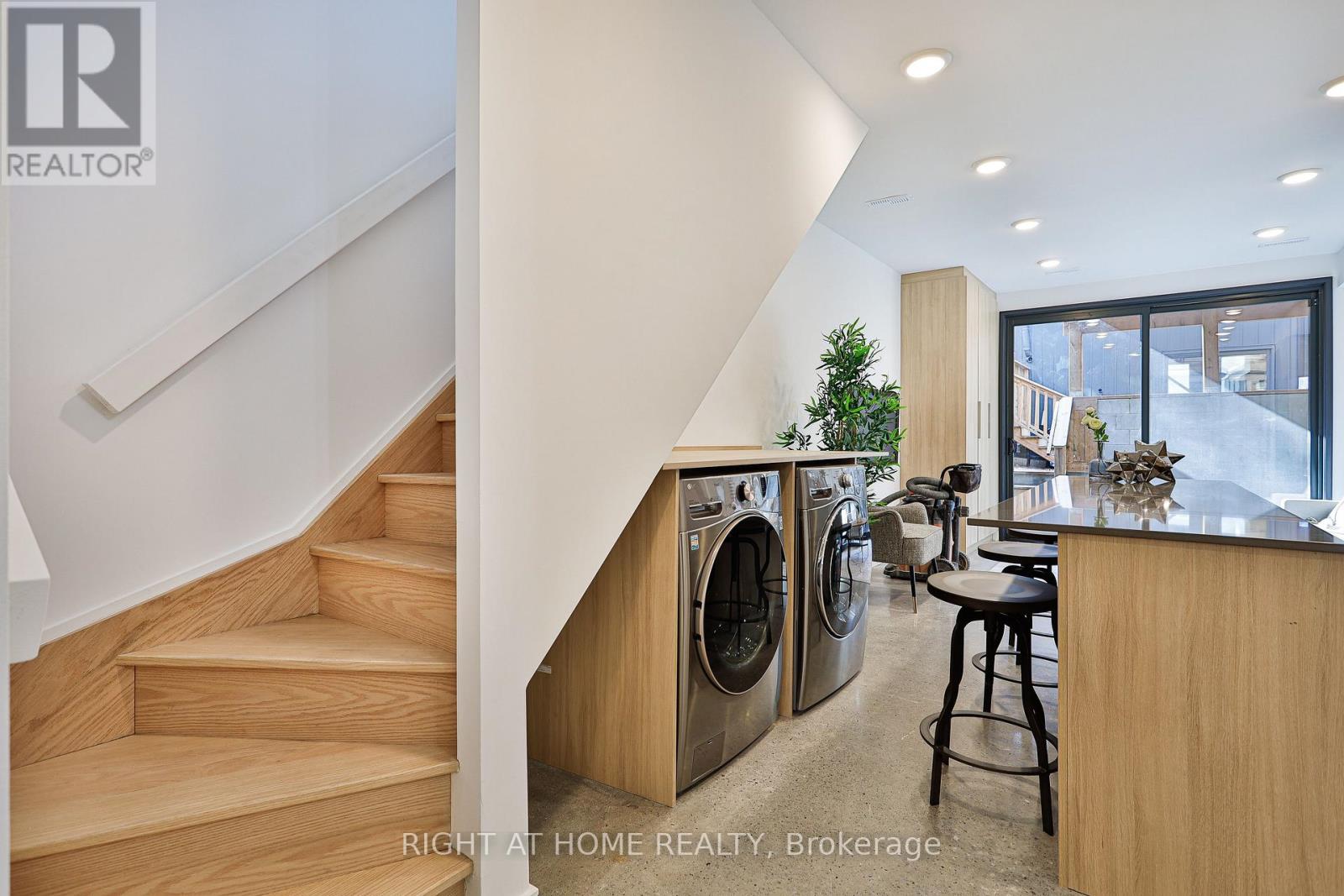 Main And Laneway - 11 Merrill Avenue W, Toronto (Woodbine Corridor), Ontario  M4C 1C4 - Photo 26 - E13849716