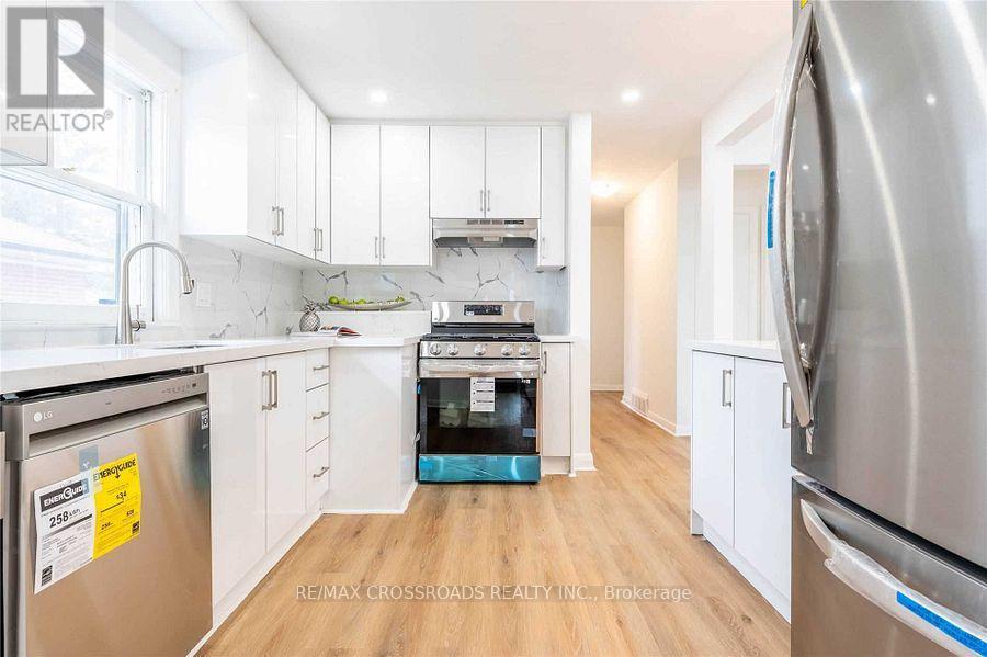 6 Larkhall Avenue, Toronto, Ontario  M1J 1V1 - Photo 8 - E13849786