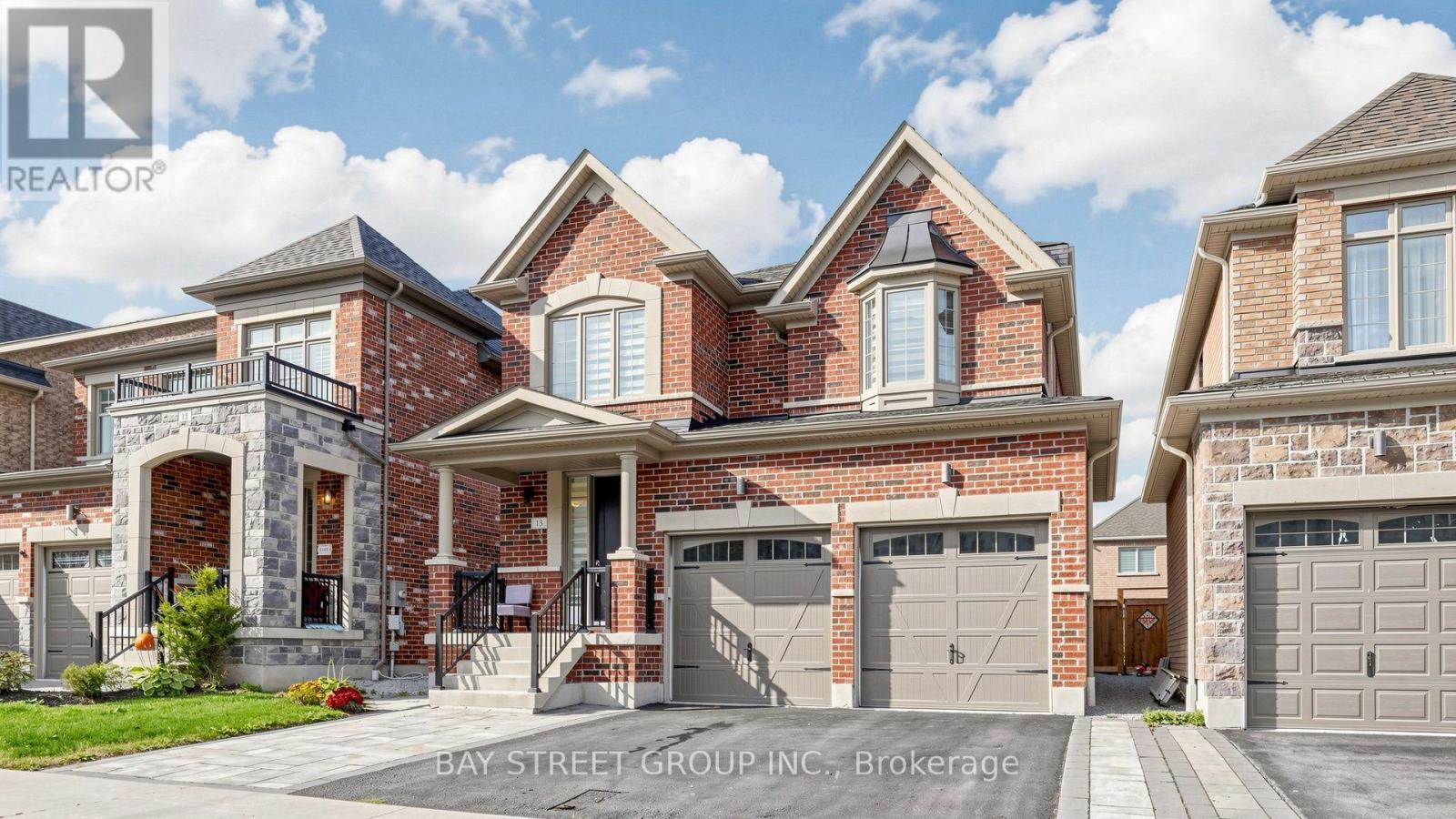 13 Micklefield Avenue, Whitby, Ontario  L1P 0C2 - Photo 2 - E13849872