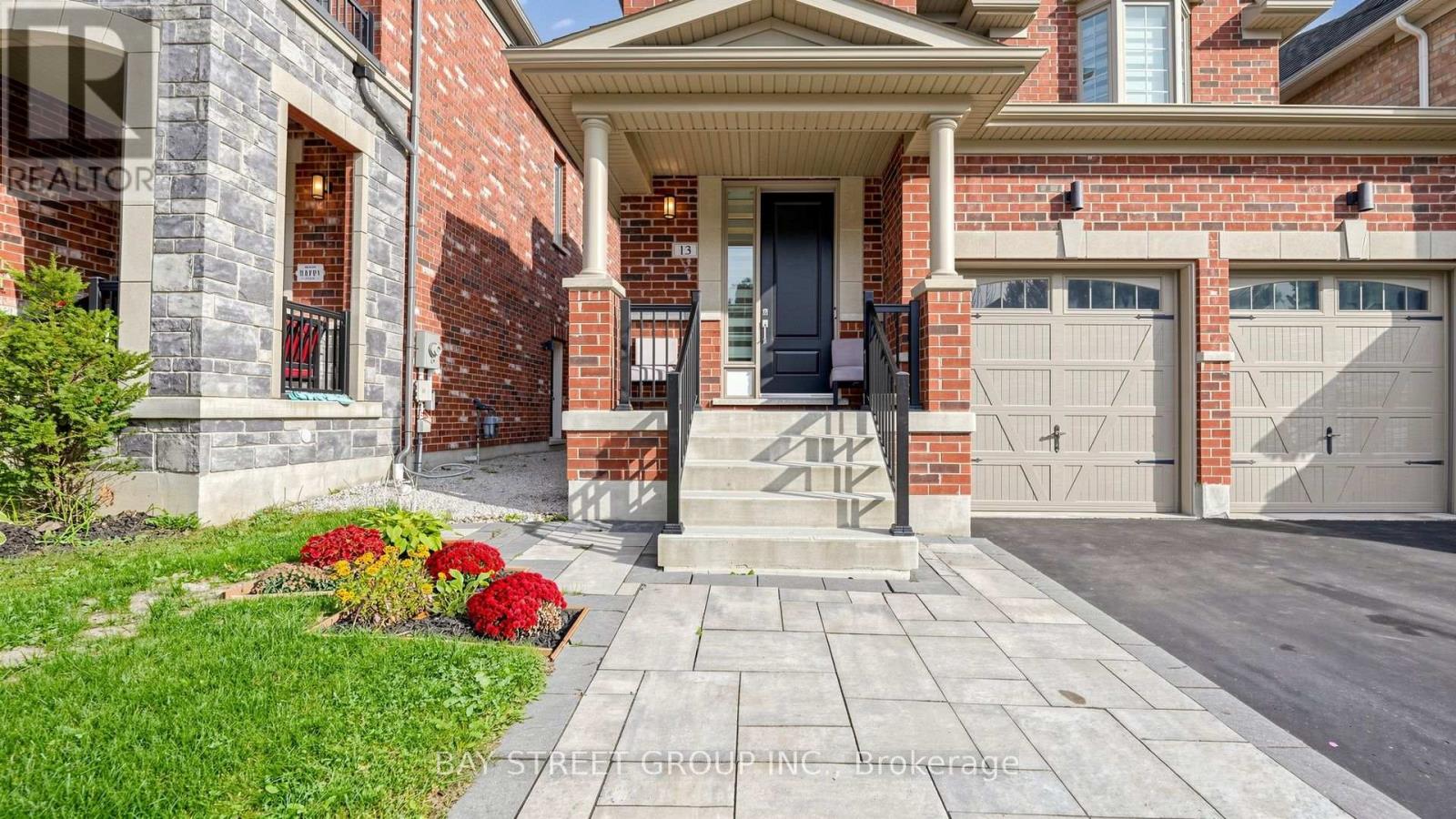 13 Micklefield Avenue, Whitby, Ontario  L1P 0C2 - Photo 3 - E13849872