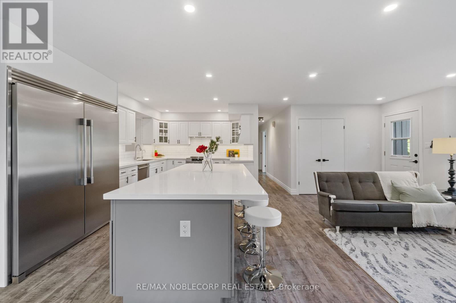 3914 Rosemary Lane, Innisfil, Ontario  L9S 2L6 - Photo 10 - N13771850