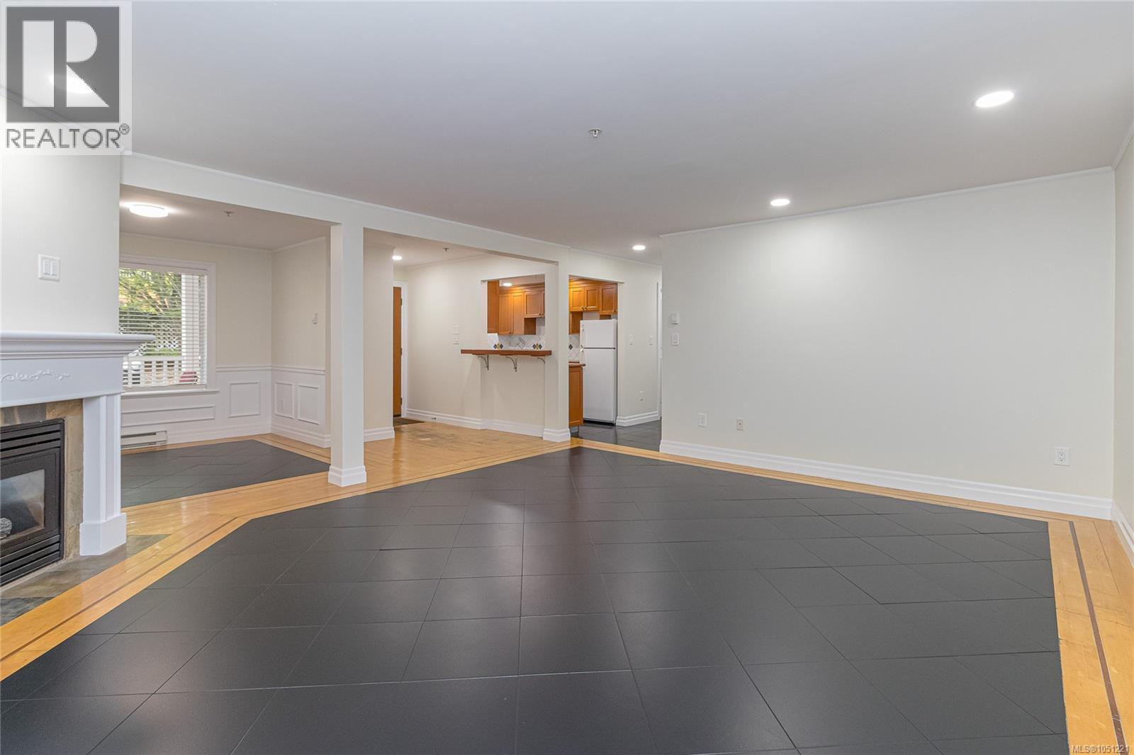 1 649 Admirals Rd