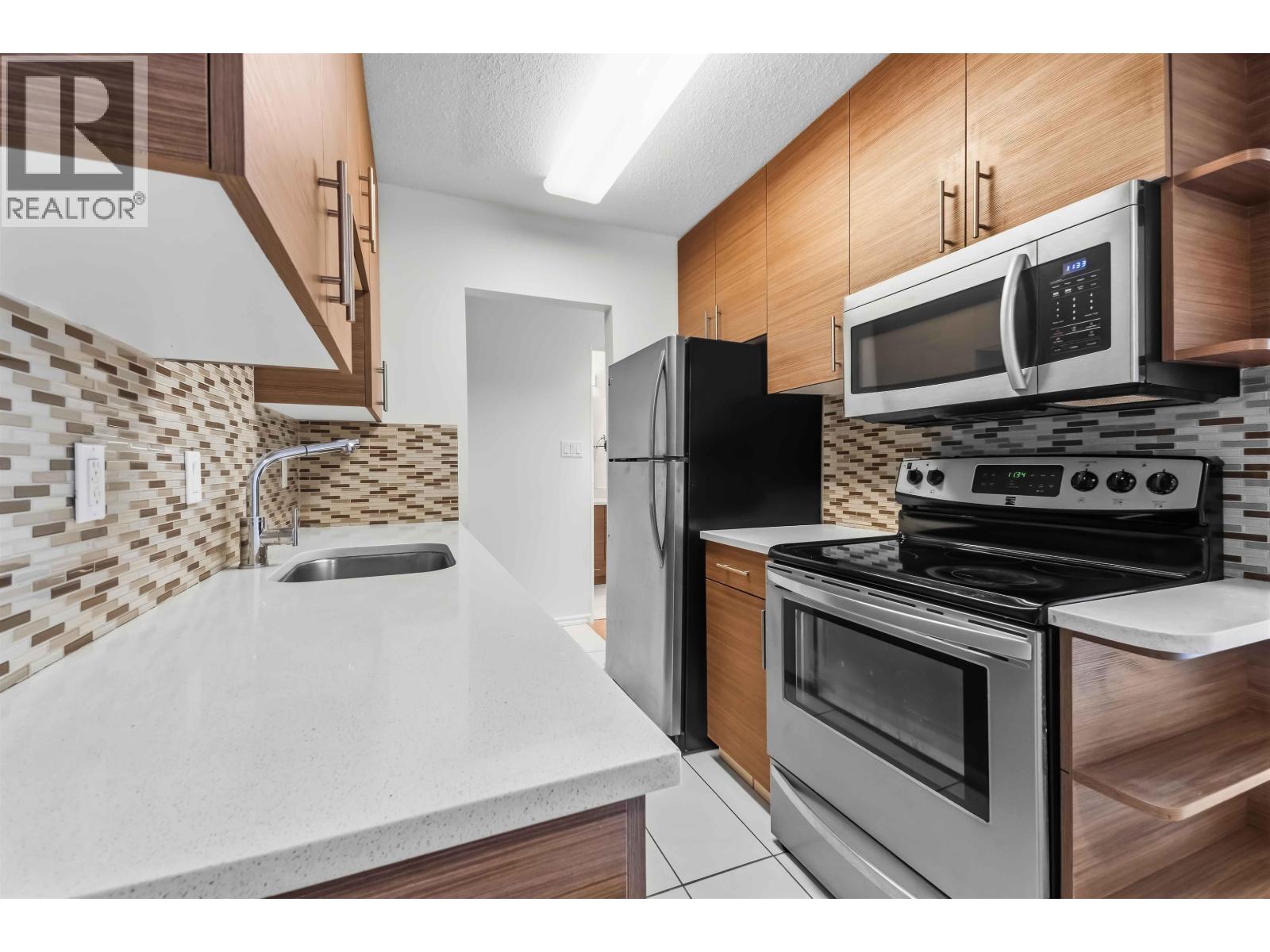 302 211 W 3rd Street, North Vancouver, British Columbia  V7M 1E9 - Photo 8 - R3170763