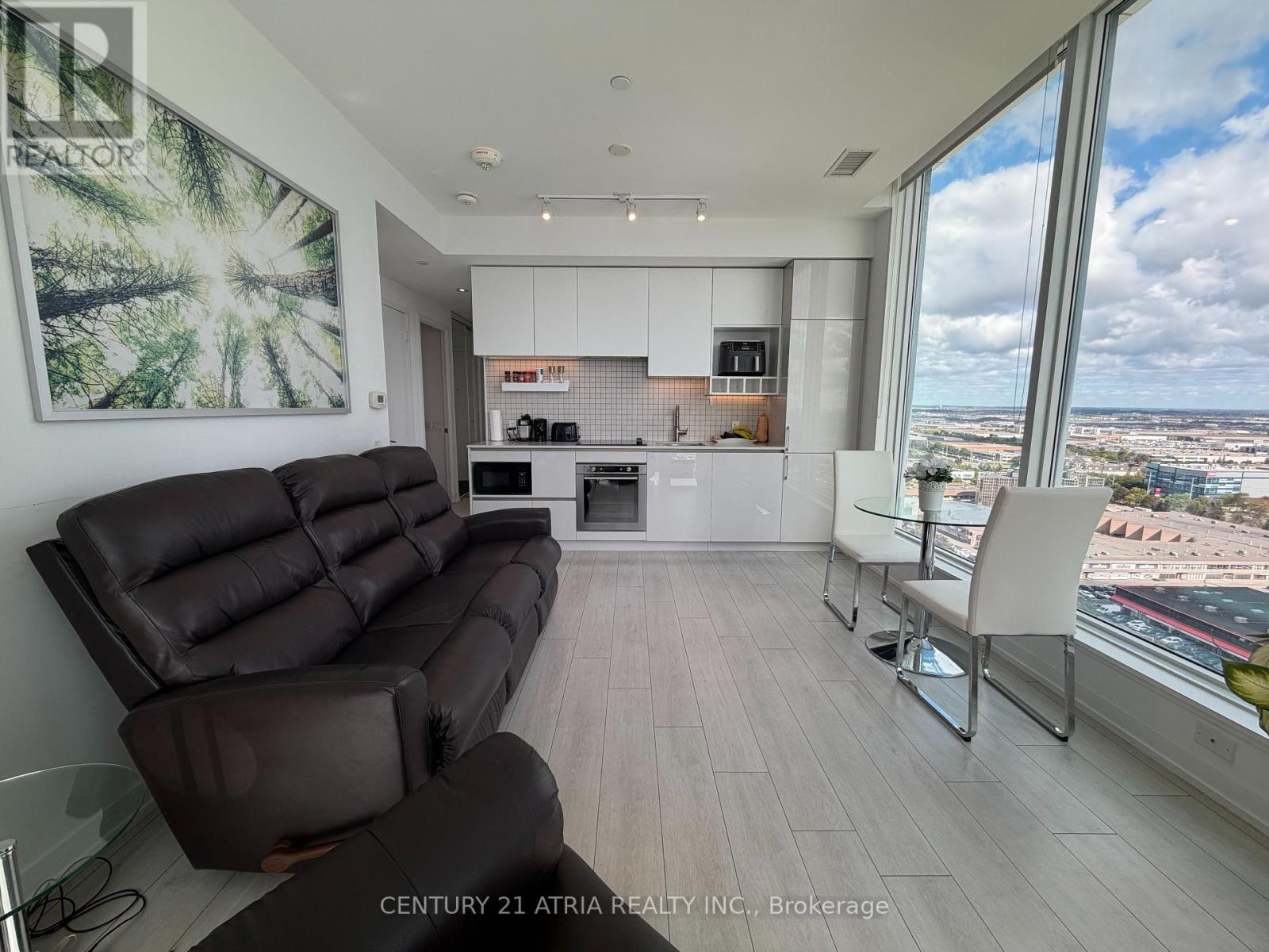 2303 - 898 Portage Parkway, Vaughan, Ontario  L4K 0J6 - Photo 2 - N13849662