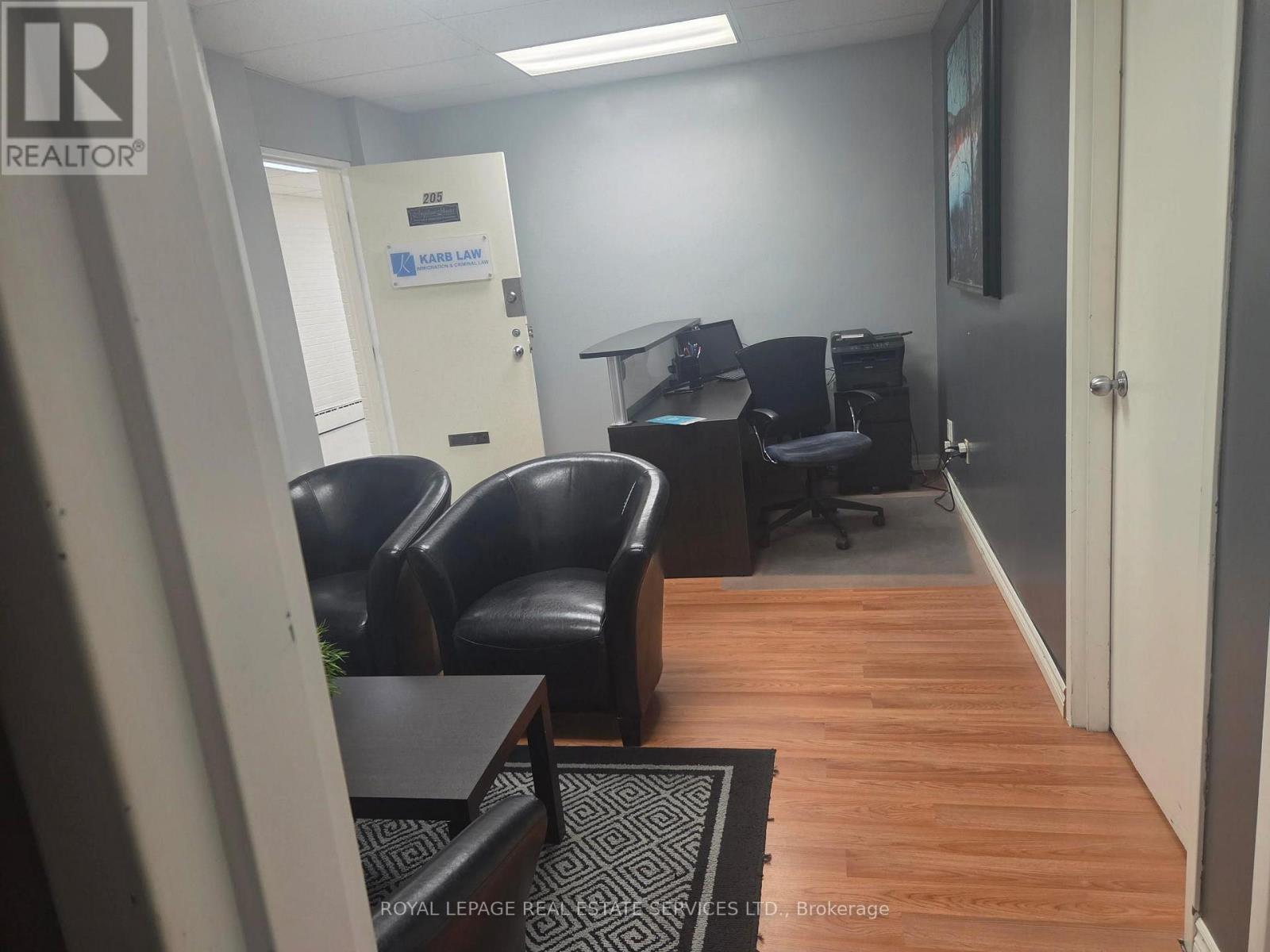 205 - 10211 Yonge Street, Richmond Hill, Ontario L4C 3B3 - Photo 2 - N13849862